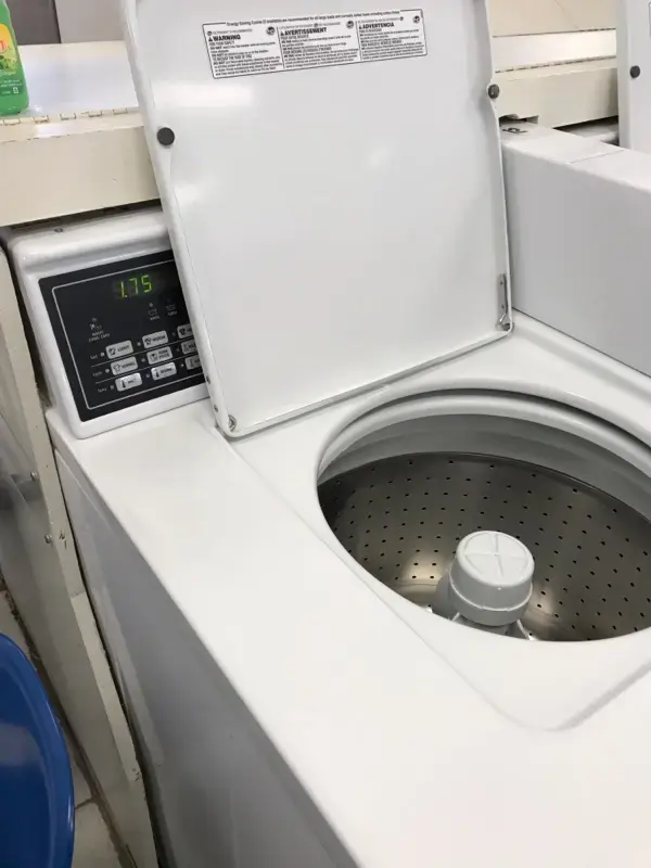 Spin Plus Laundromat - Image 18