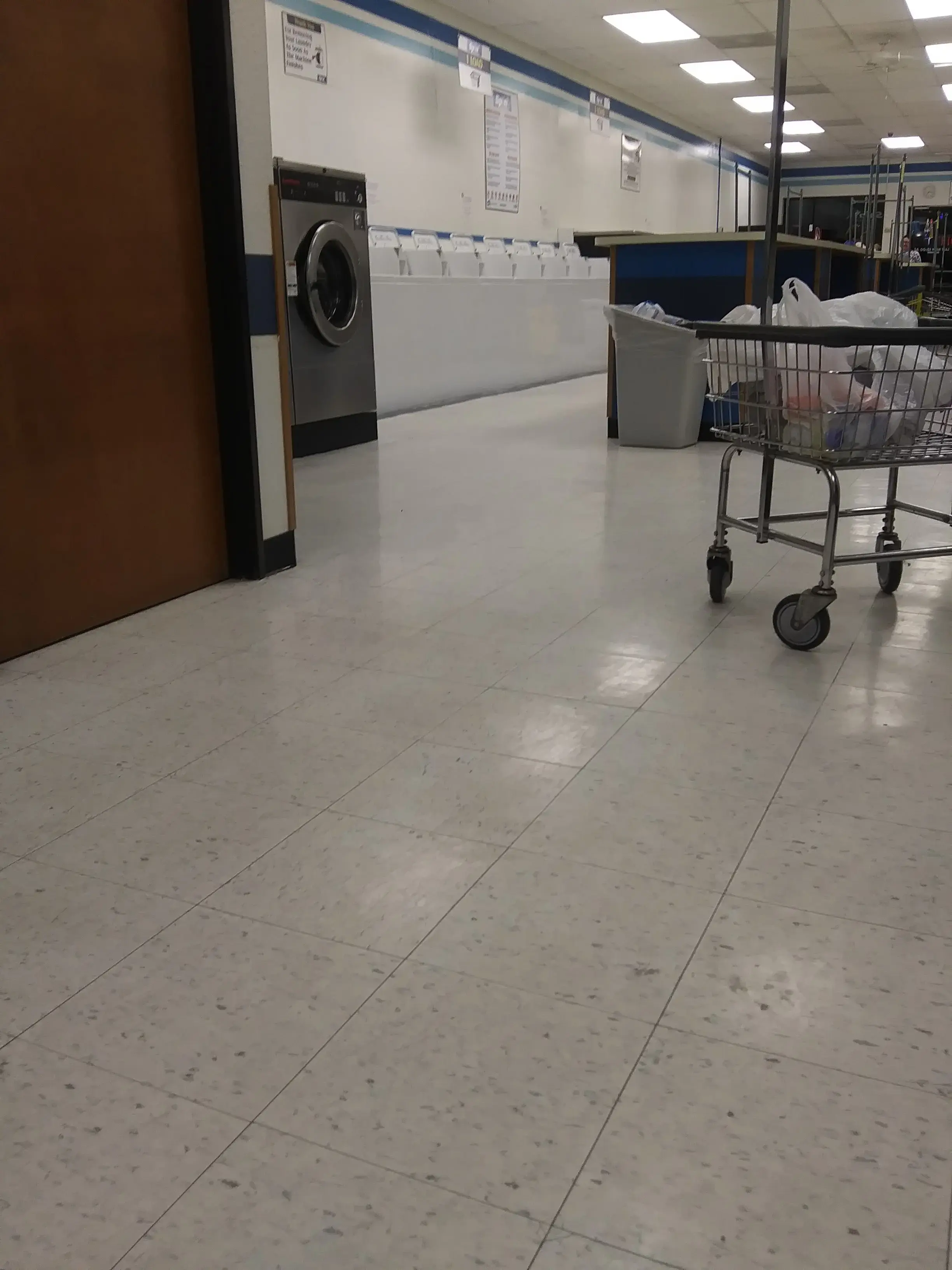 Spin Plus Laundromat - Image 16