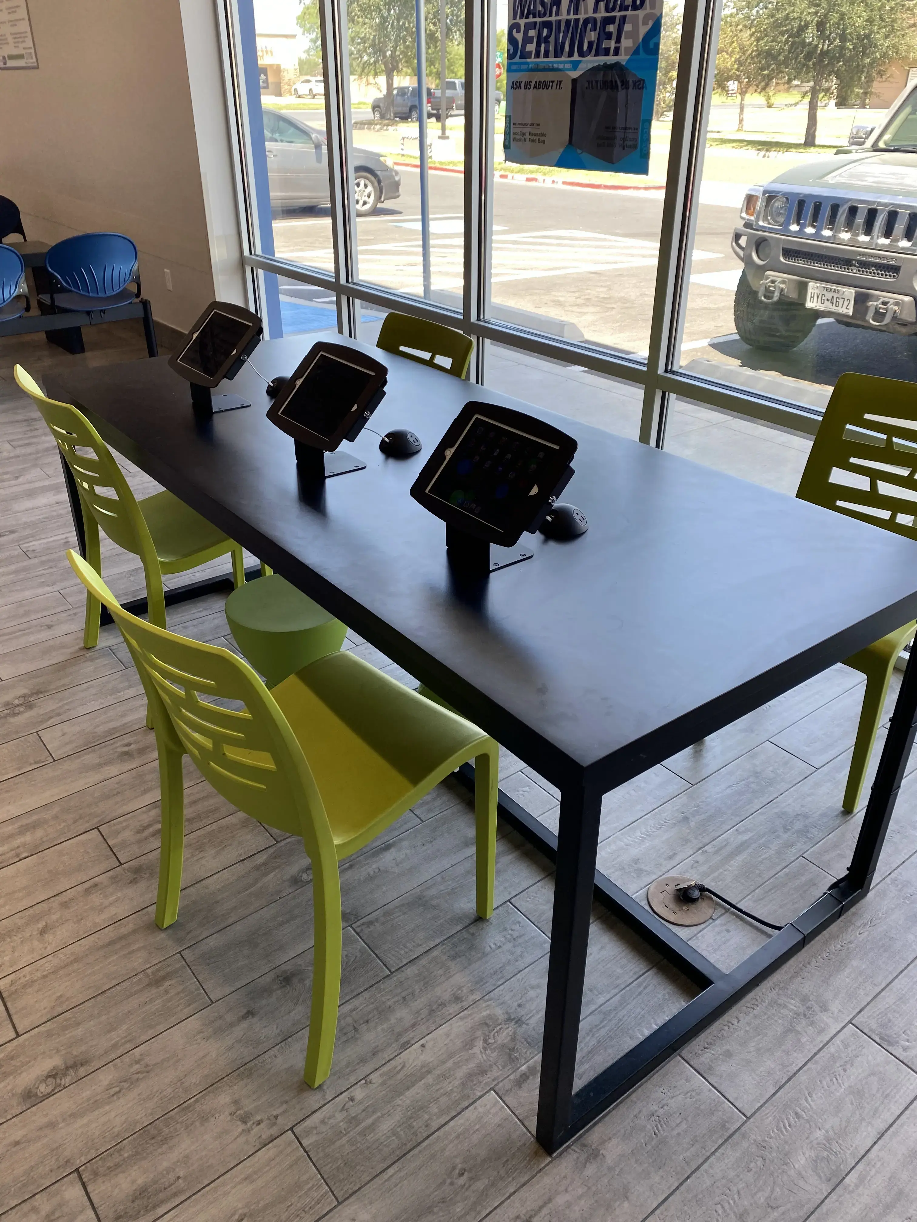 Spin Plus Laundromat - Image 20
