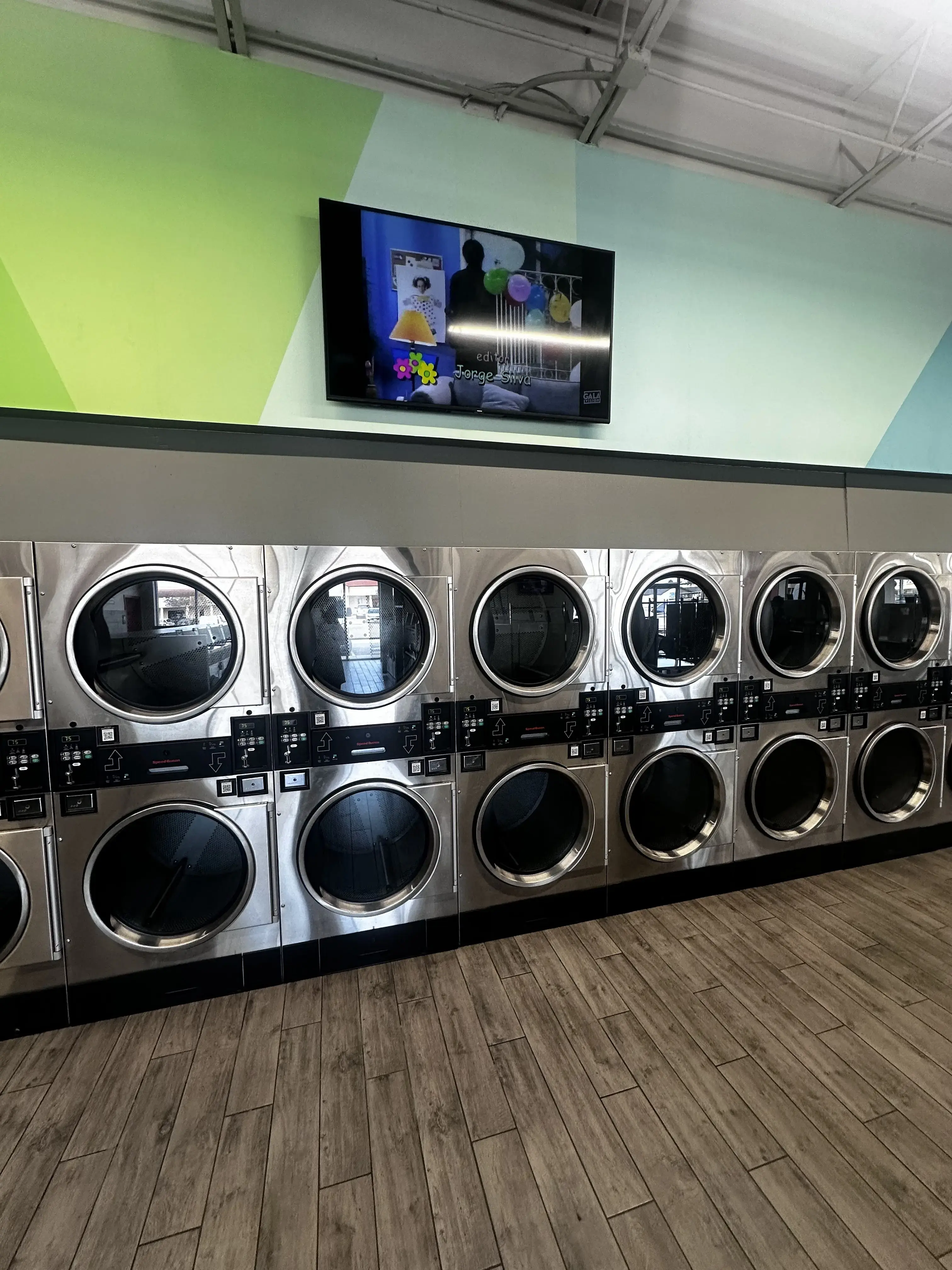 Spin Plus Laundromat - Image 3