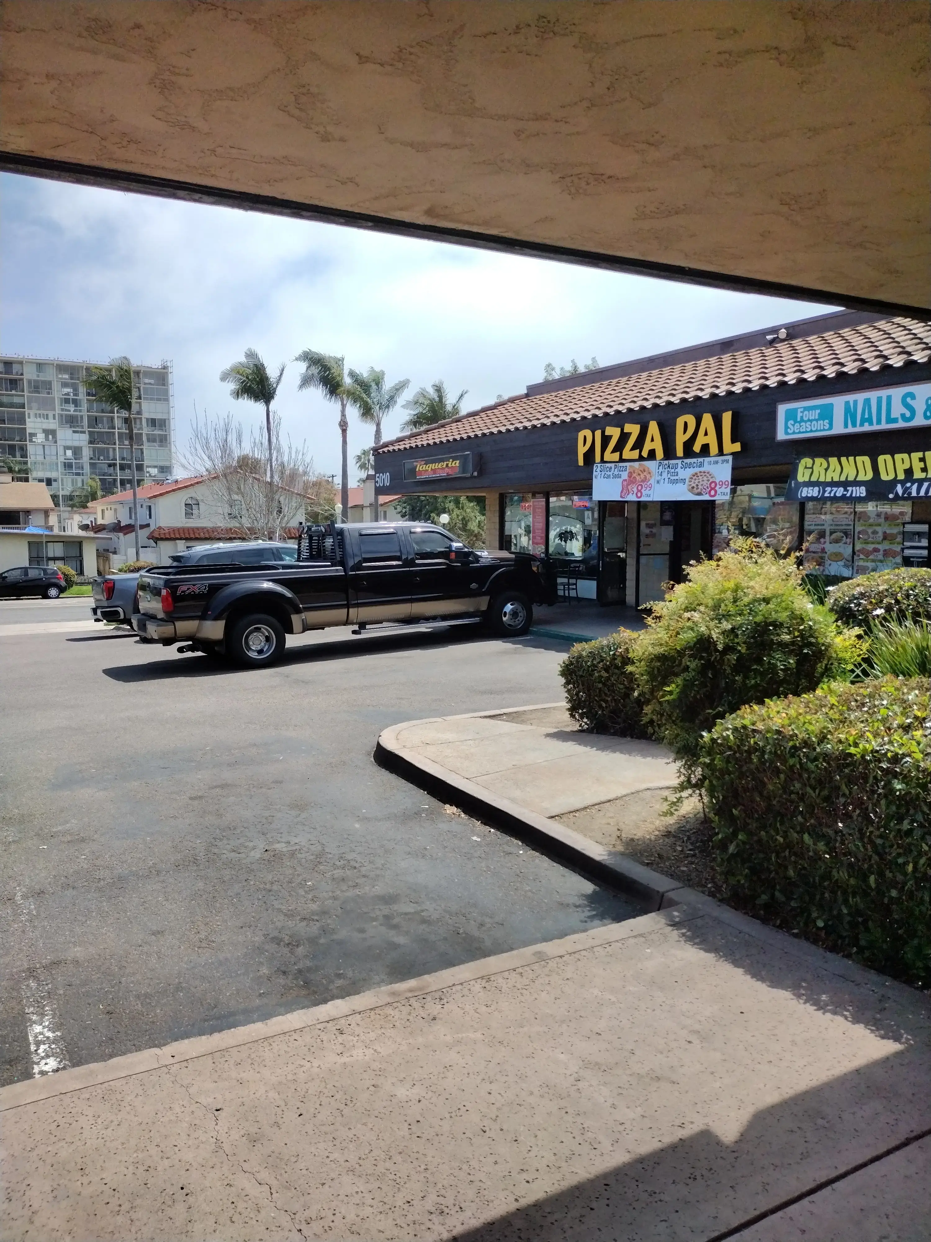 Spin Spa Coin Laundry thumbnail 7