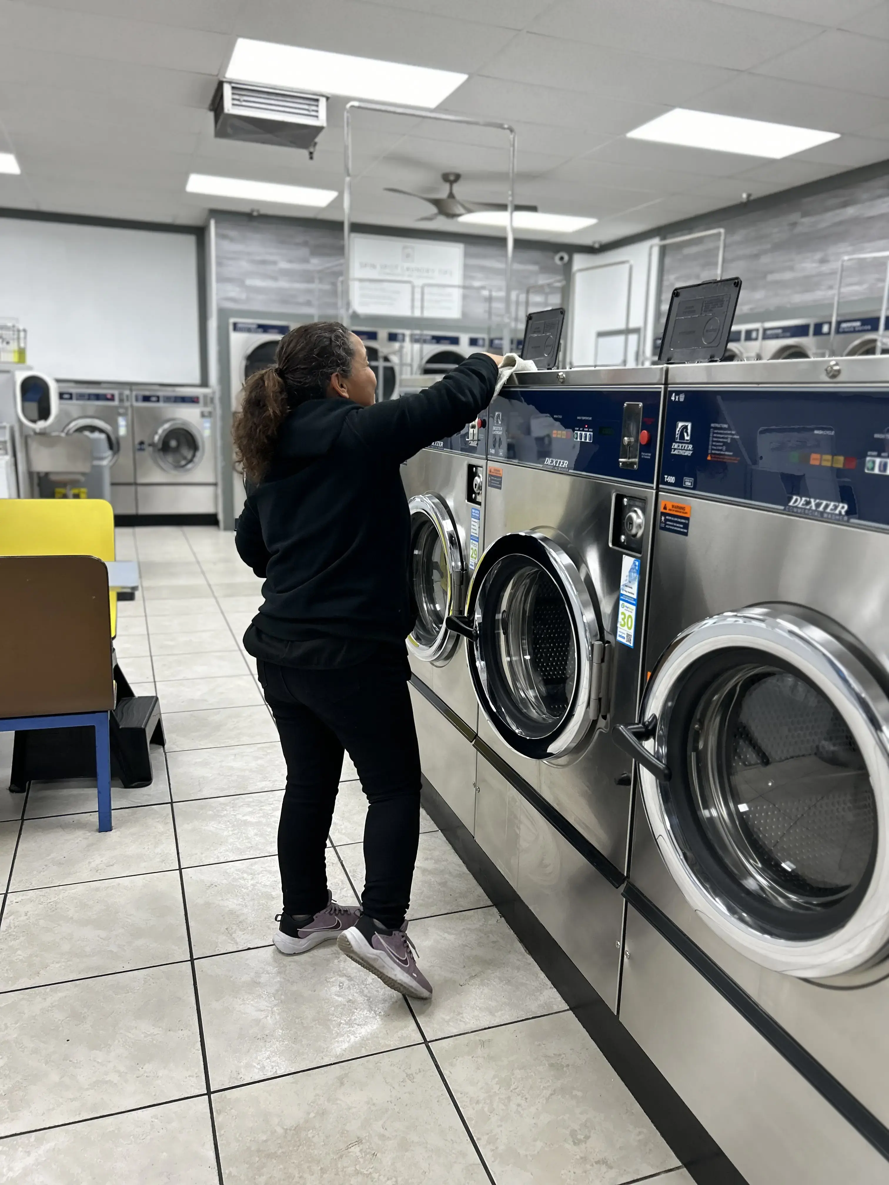 Spin Spot Laundry - Image 20