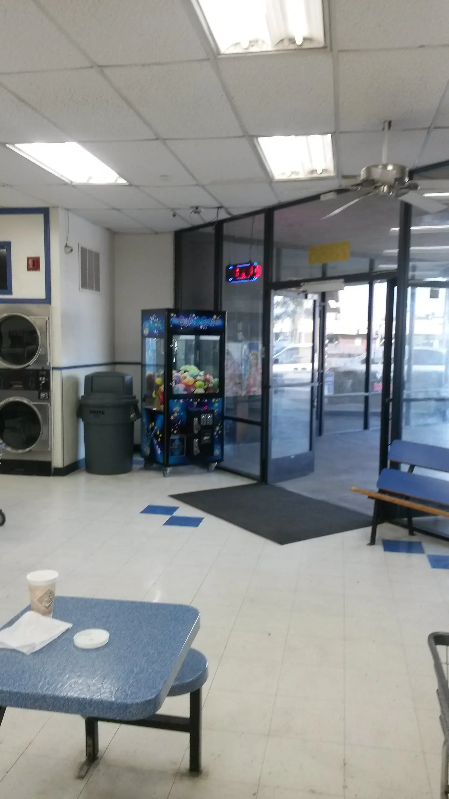 Spin & Tumble Laundry thumbnail 8