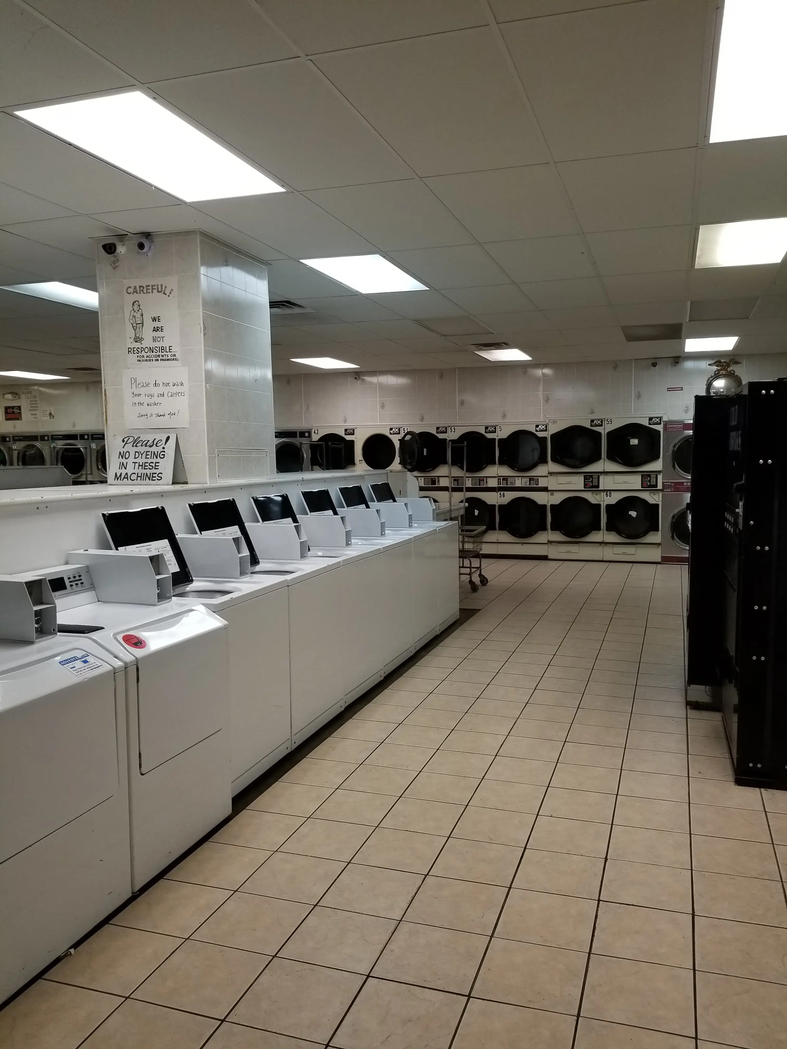 Spin World Laundromat - Image 19