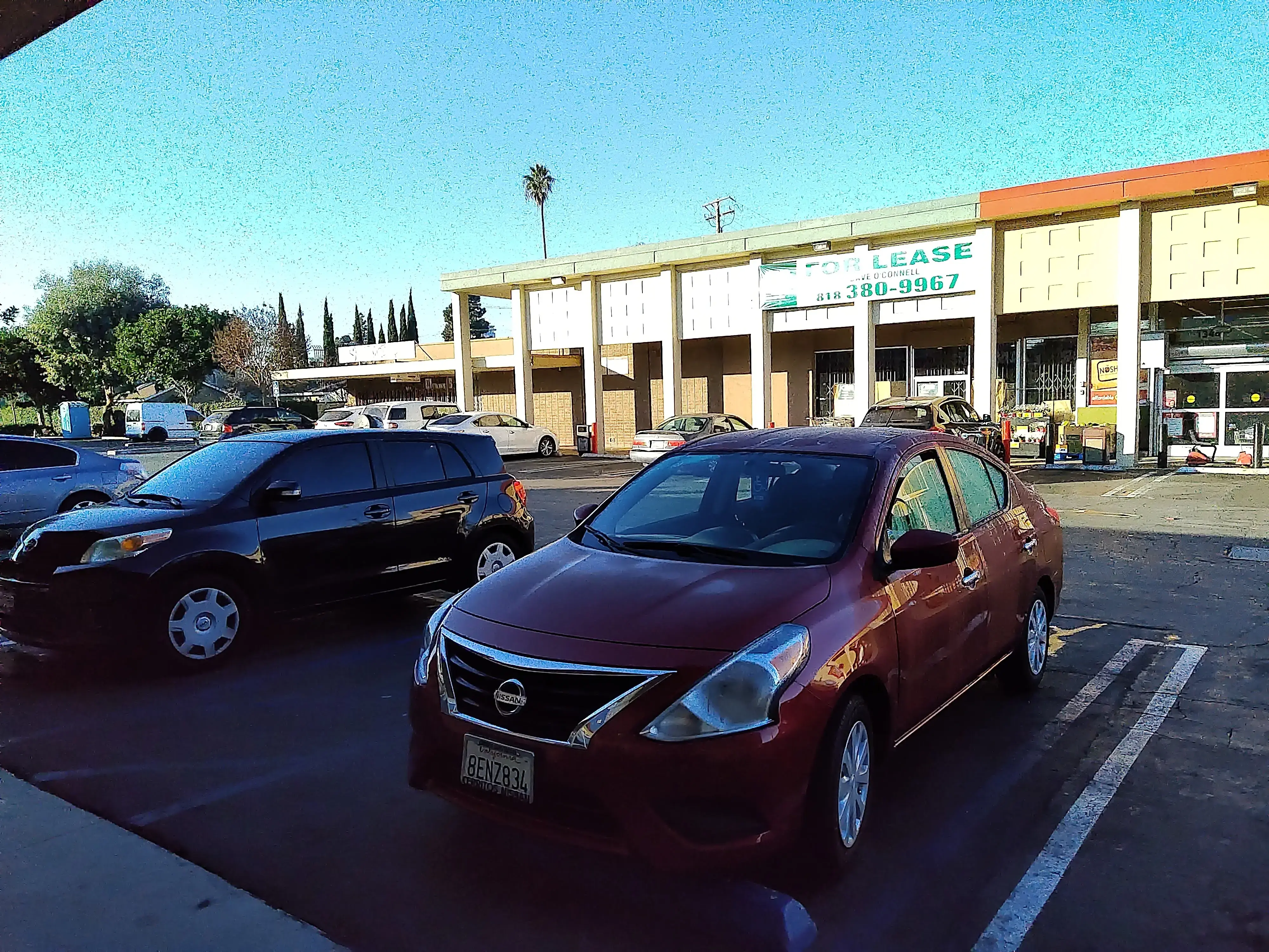 Spin-Zone Coin Laundry - Image 17