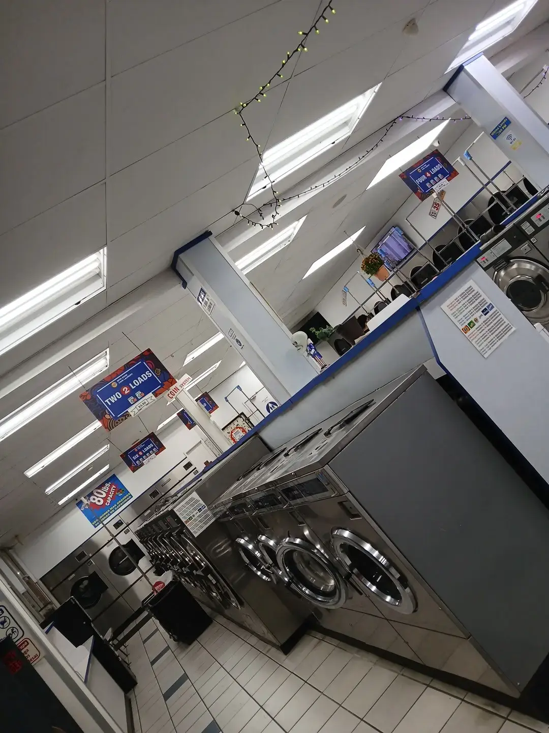 Spin-Zone Coin Laundry - Image 15