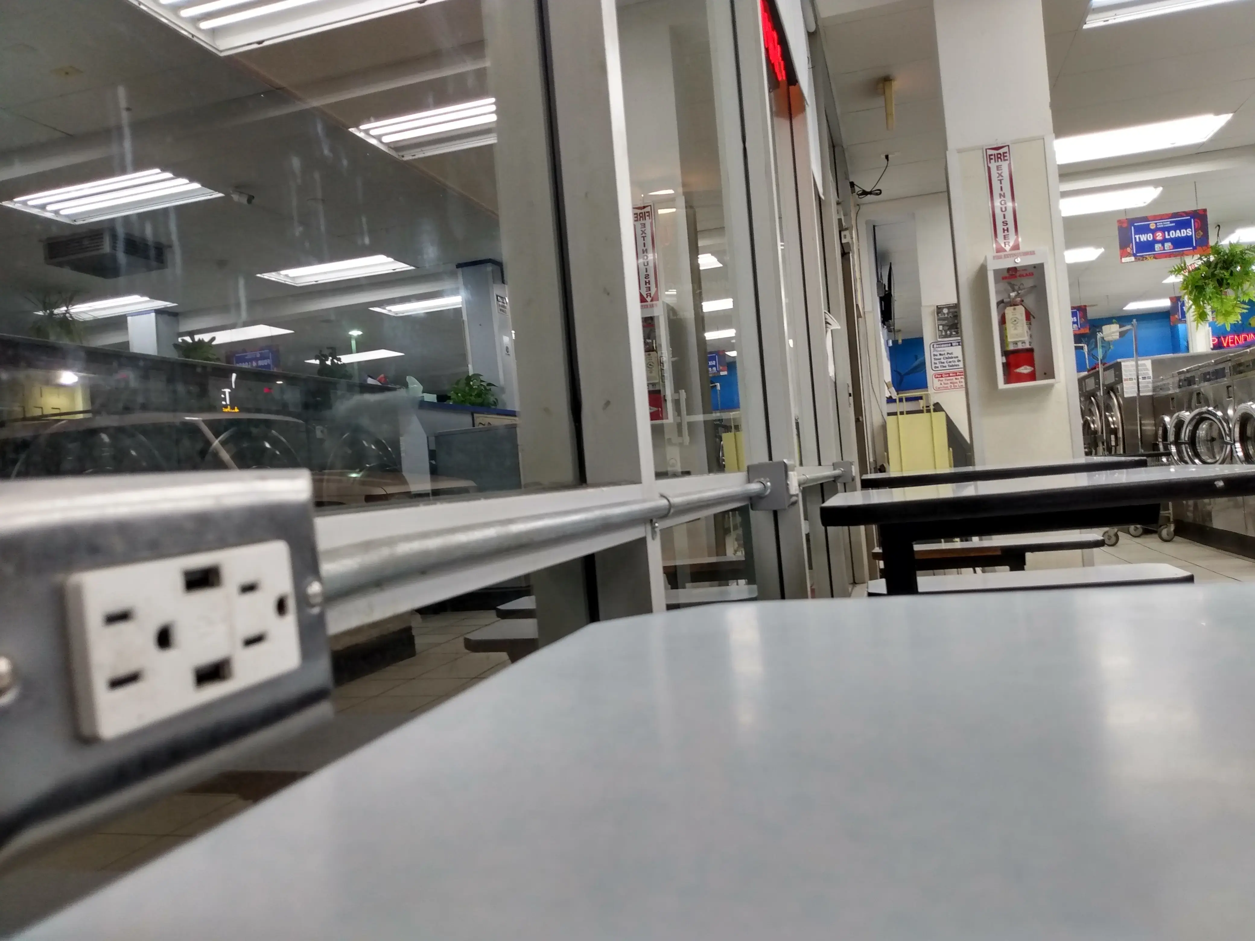 Spin-Zone Coin Laundry - Image 9