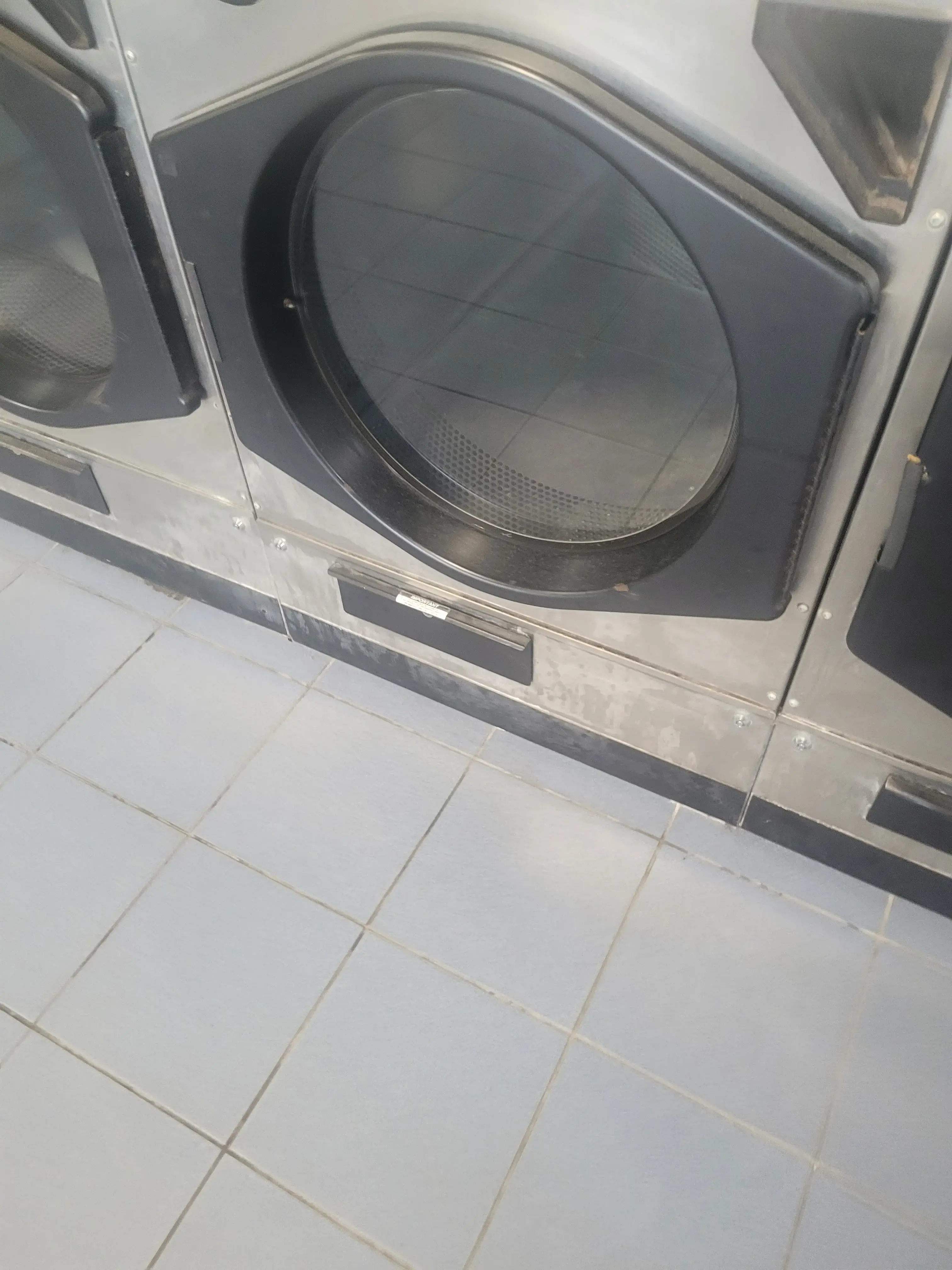 Spin Zone Laundromat thumbnail 7