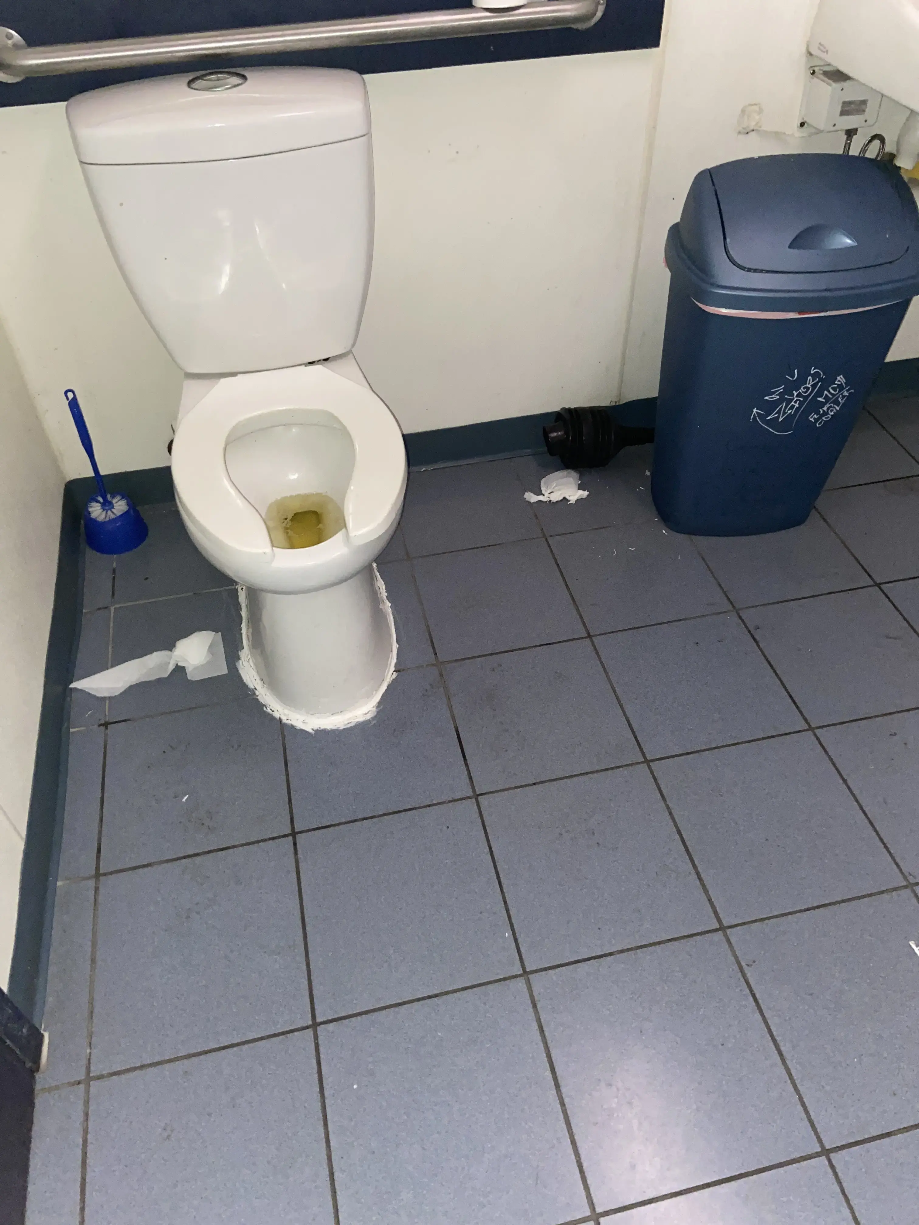 Spin Zone Laundromat - Image 8