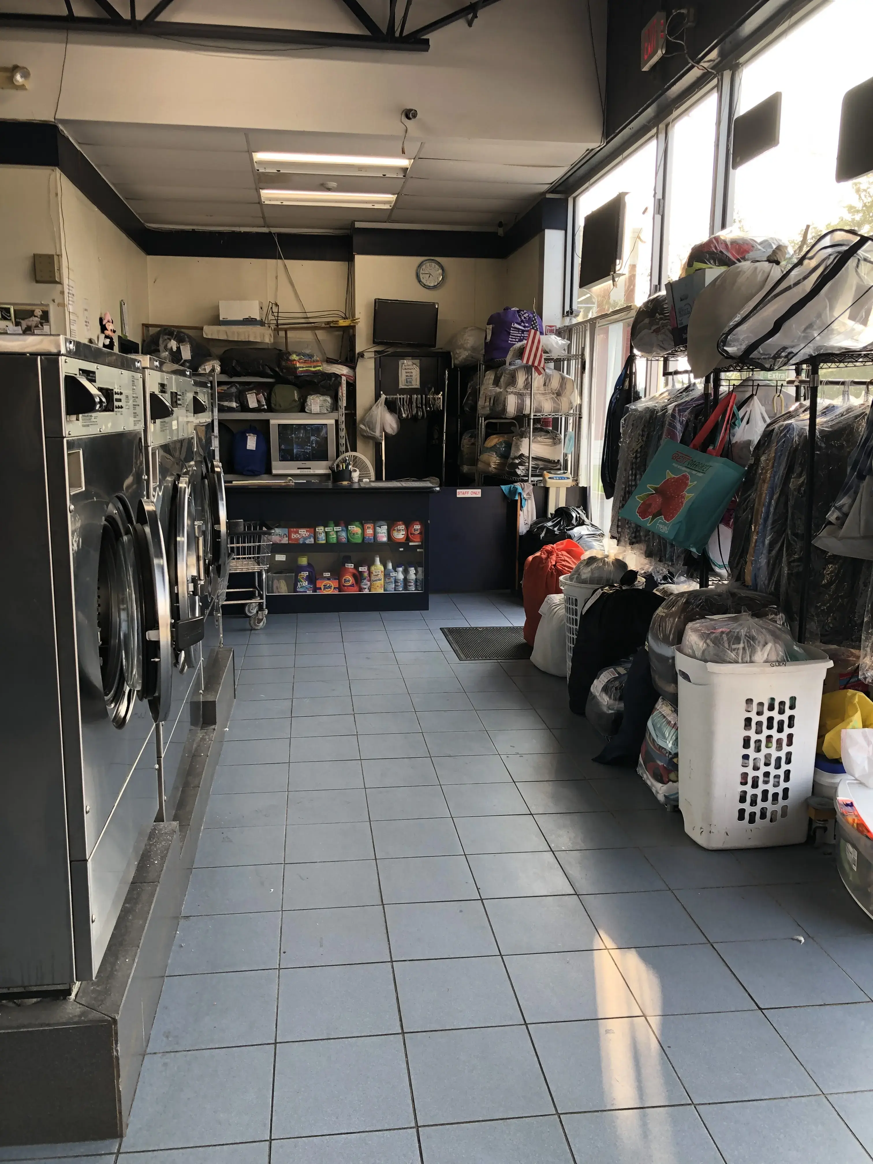Spin Zone Laundromat thumbnail 9