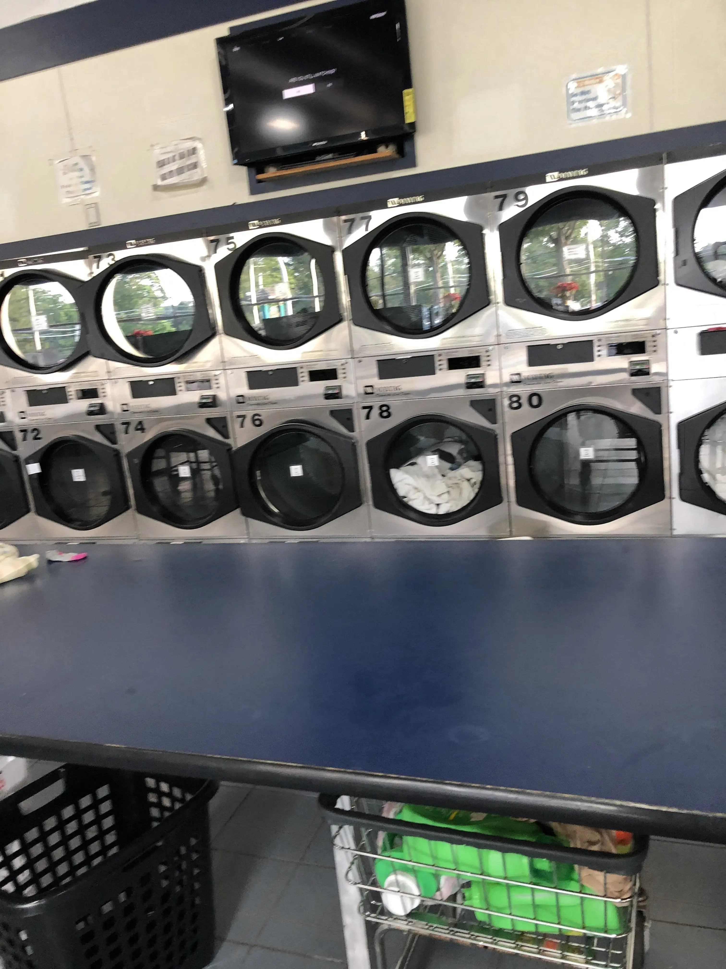 Spin Zone Laundromat - Image 11