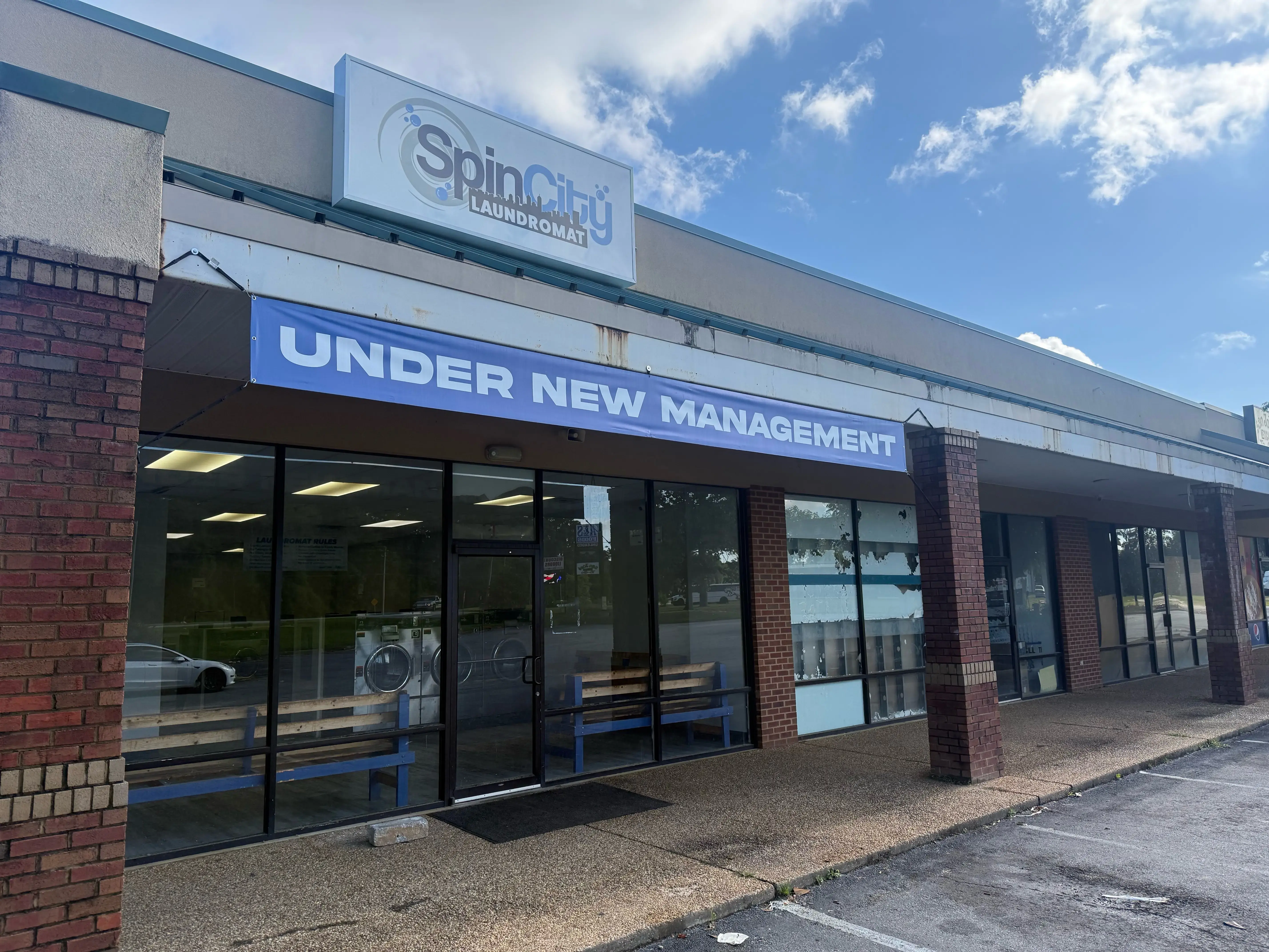 SpinCity Laundromat - Mobile Ave - Image 1