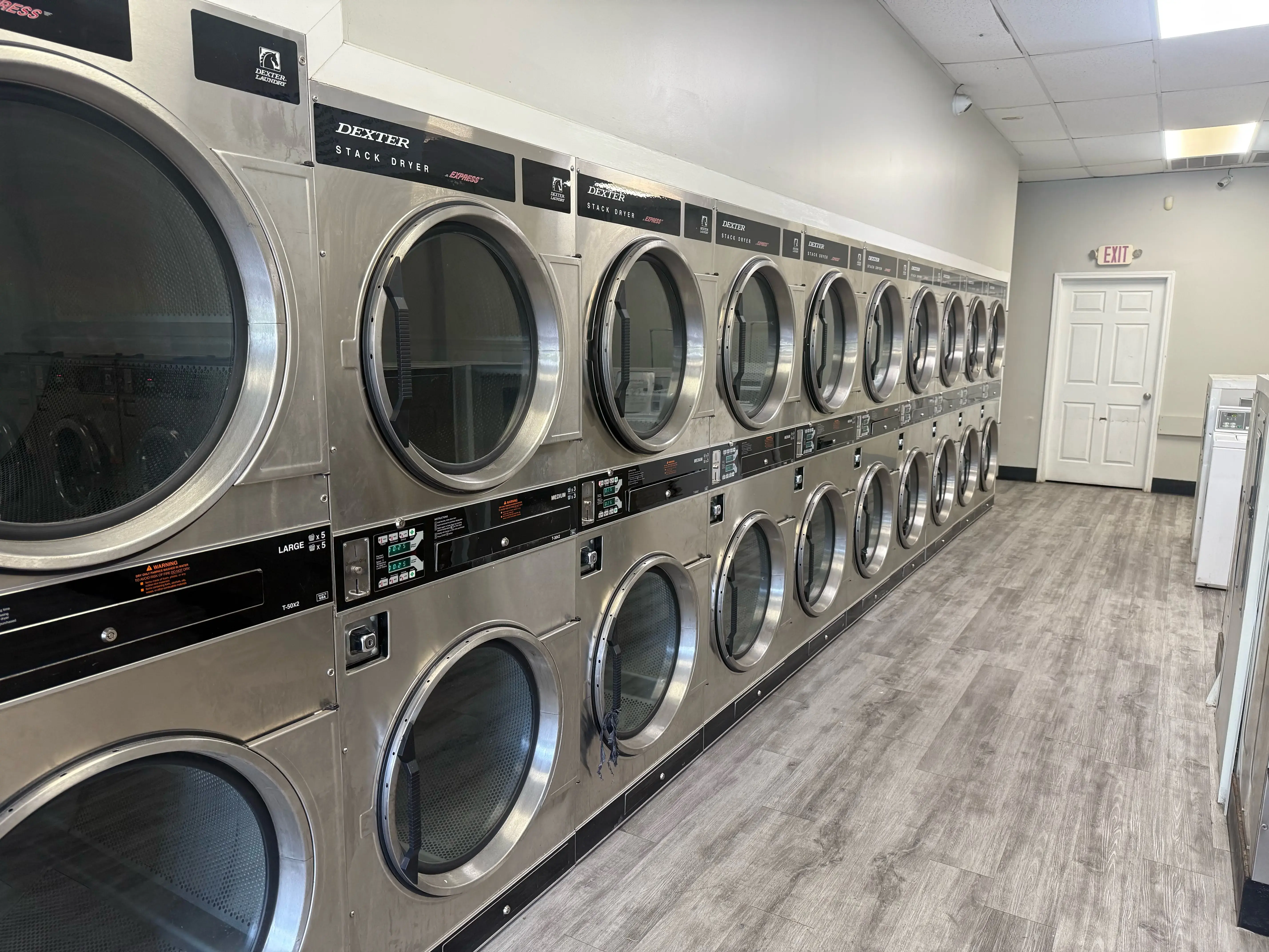 SpinCity Laundromat - Mobile Ave thumbnail 5