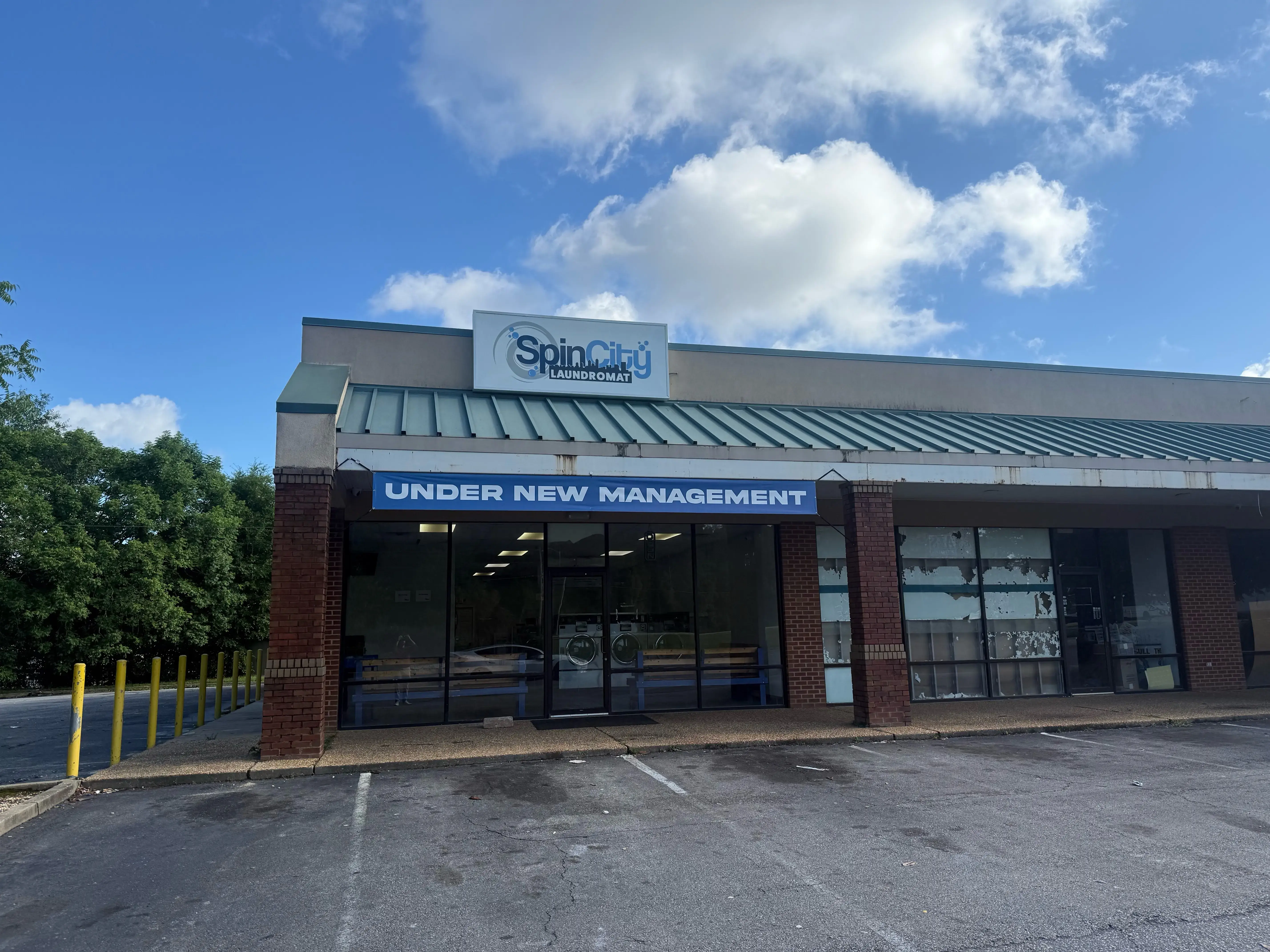 SpinCity Laundromat - Mobile Ave - Image 3