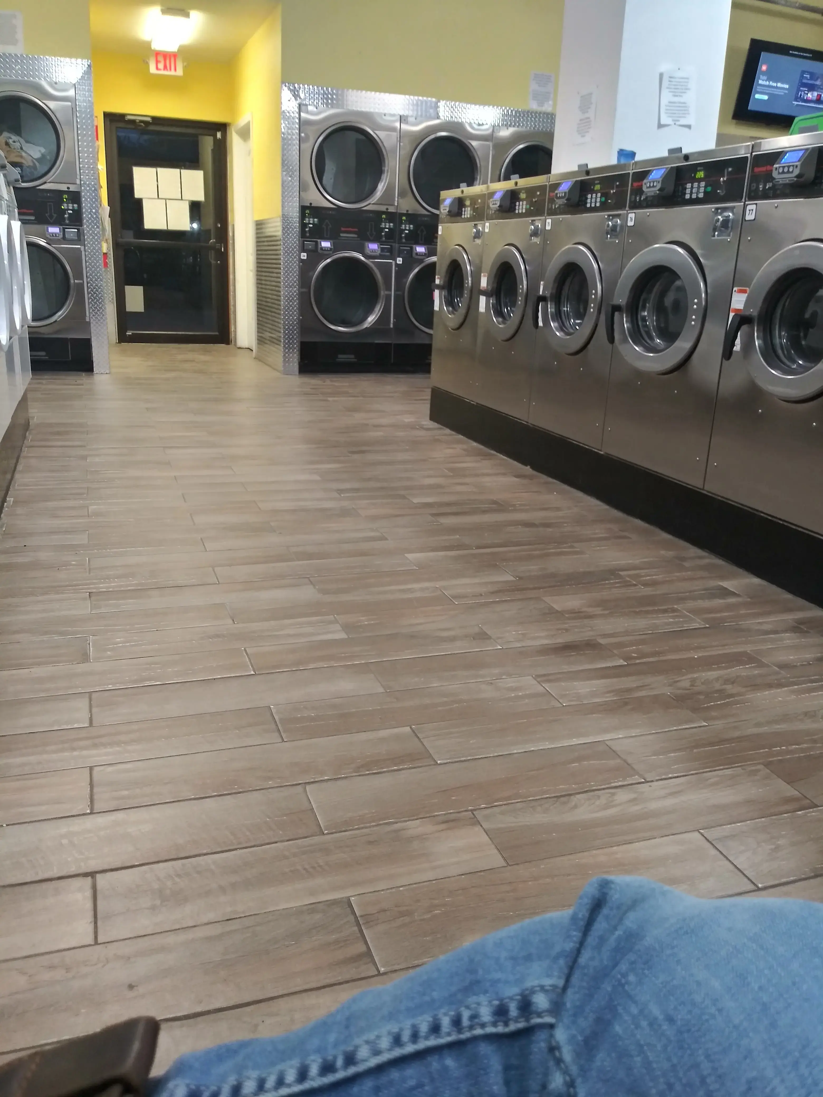 Spincity Washateria - Image 16