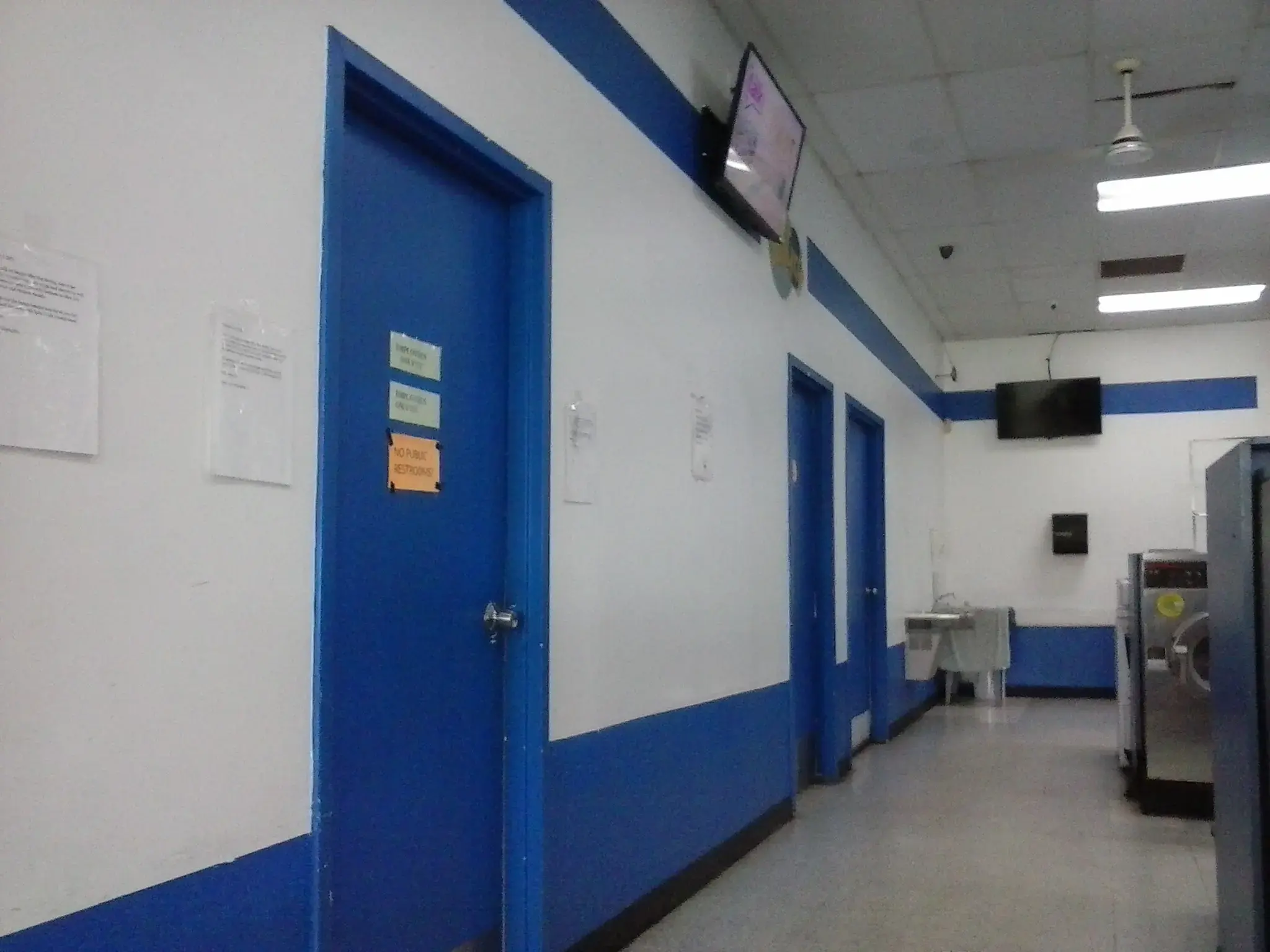 Spincycle Coin Laundry - Image 8