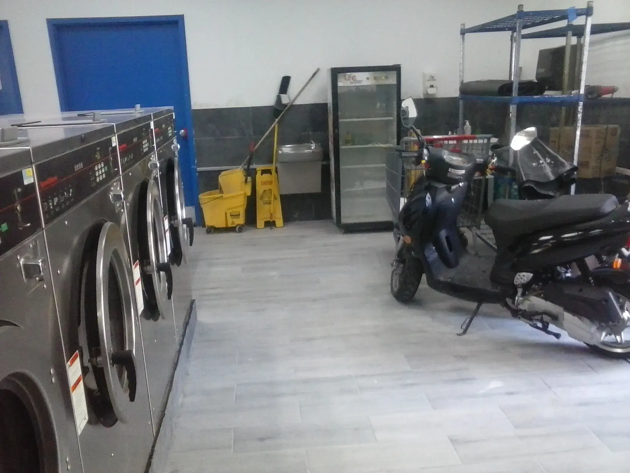 Spincycle Coin Laundry - Image 7