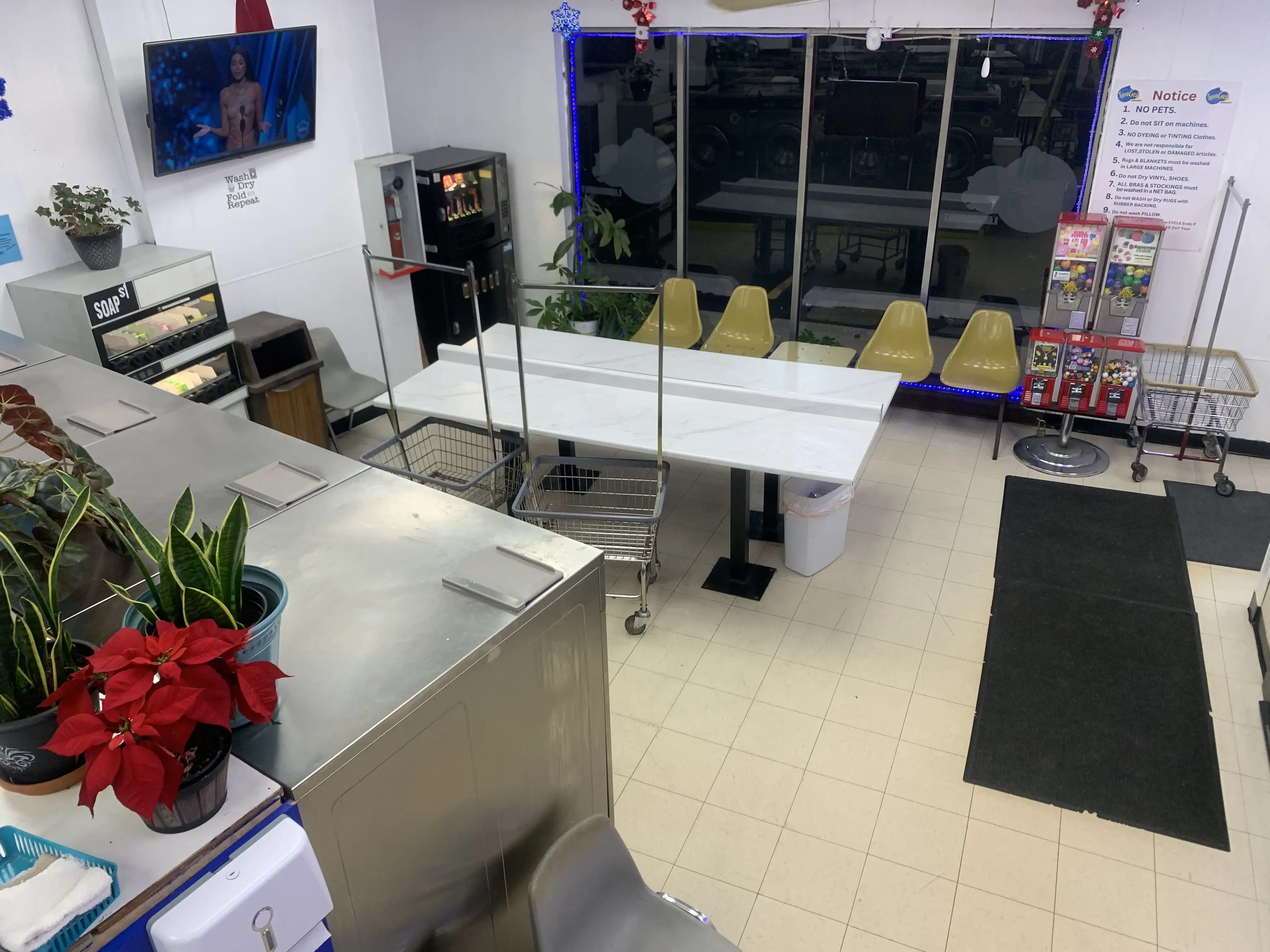 SpinCycle Laundromat - Image 6