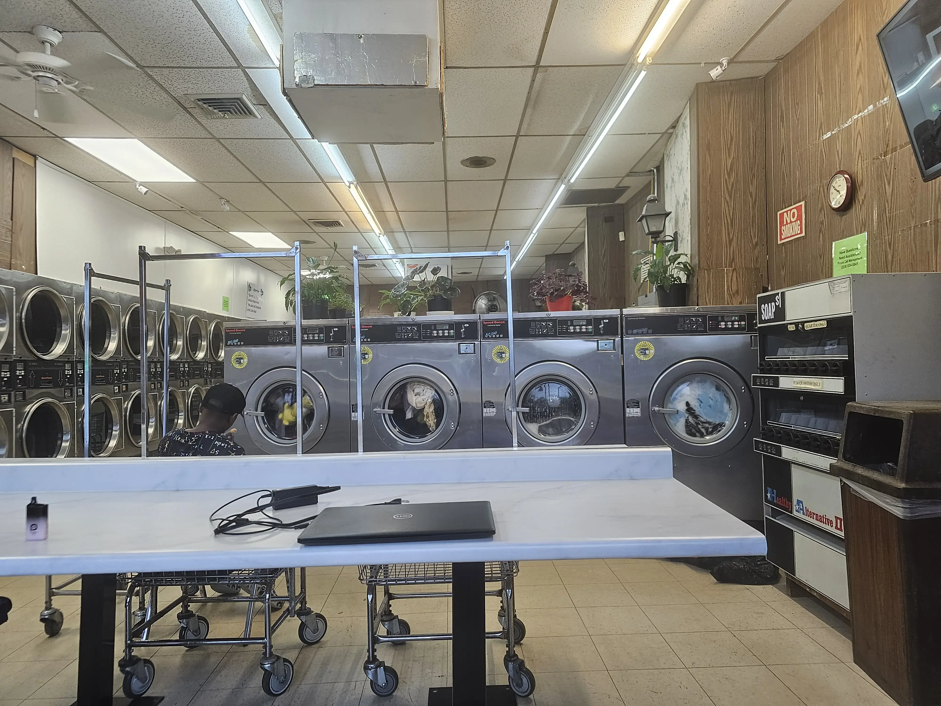 SpinCycle Laundromat - Image 16
