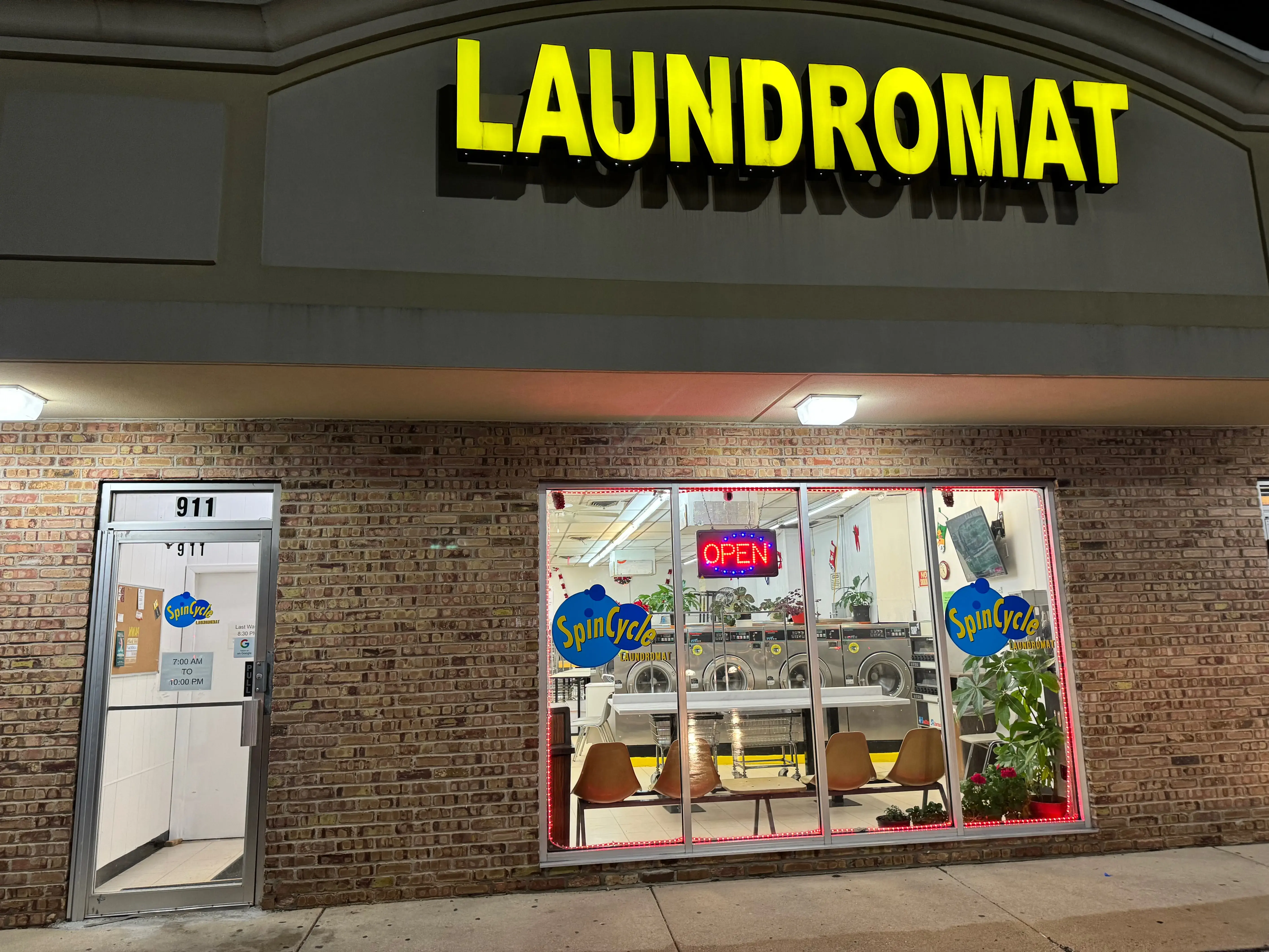 SpinCycle Laundromat - Image 2