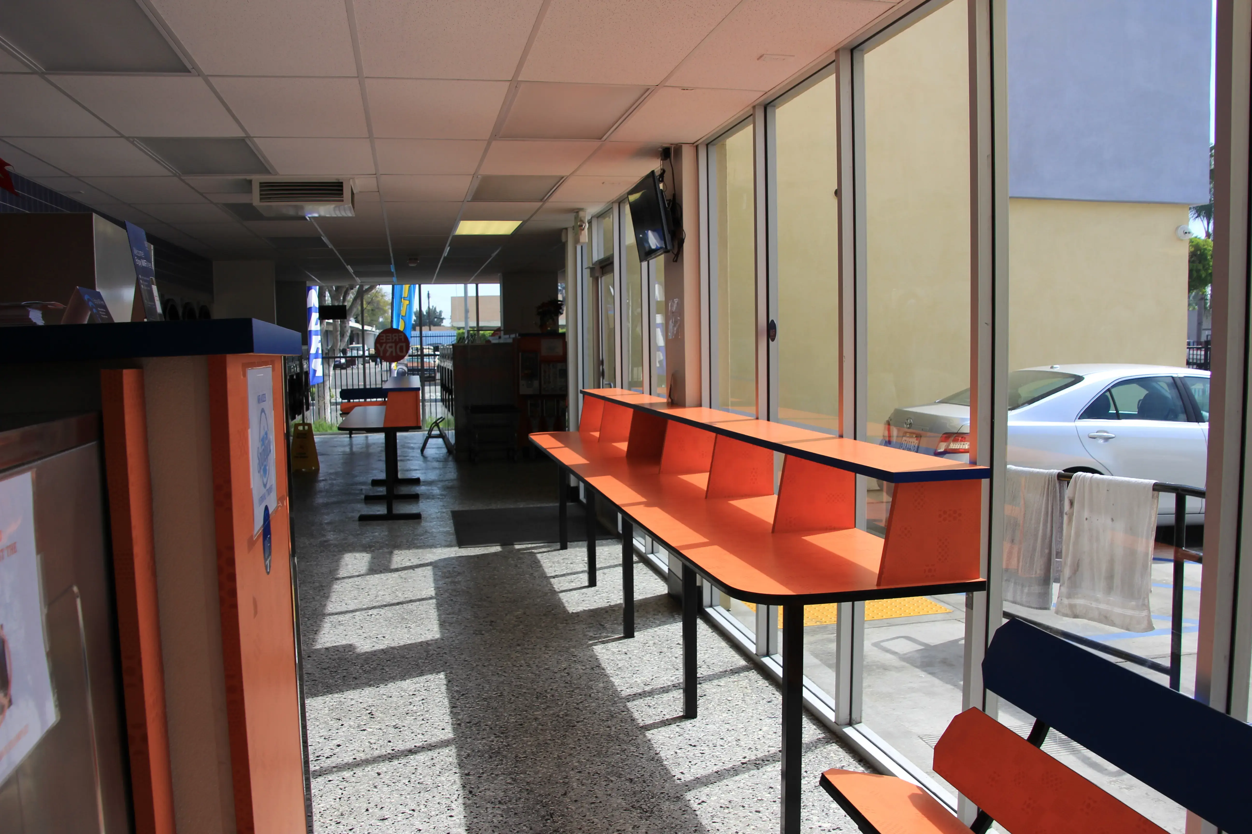 SpinCycle Laundromat - Image 5