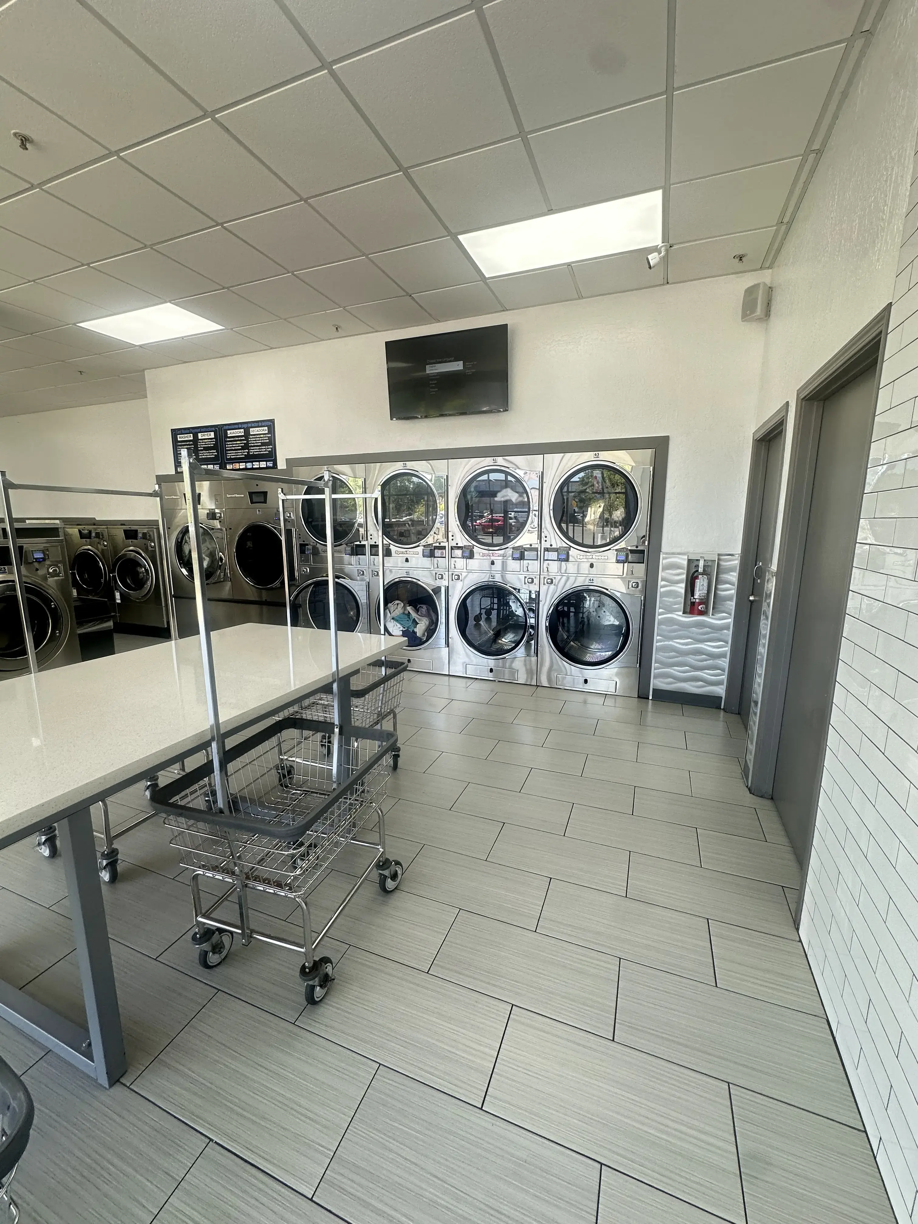 Spincycle Laundry Lounge - Image 3