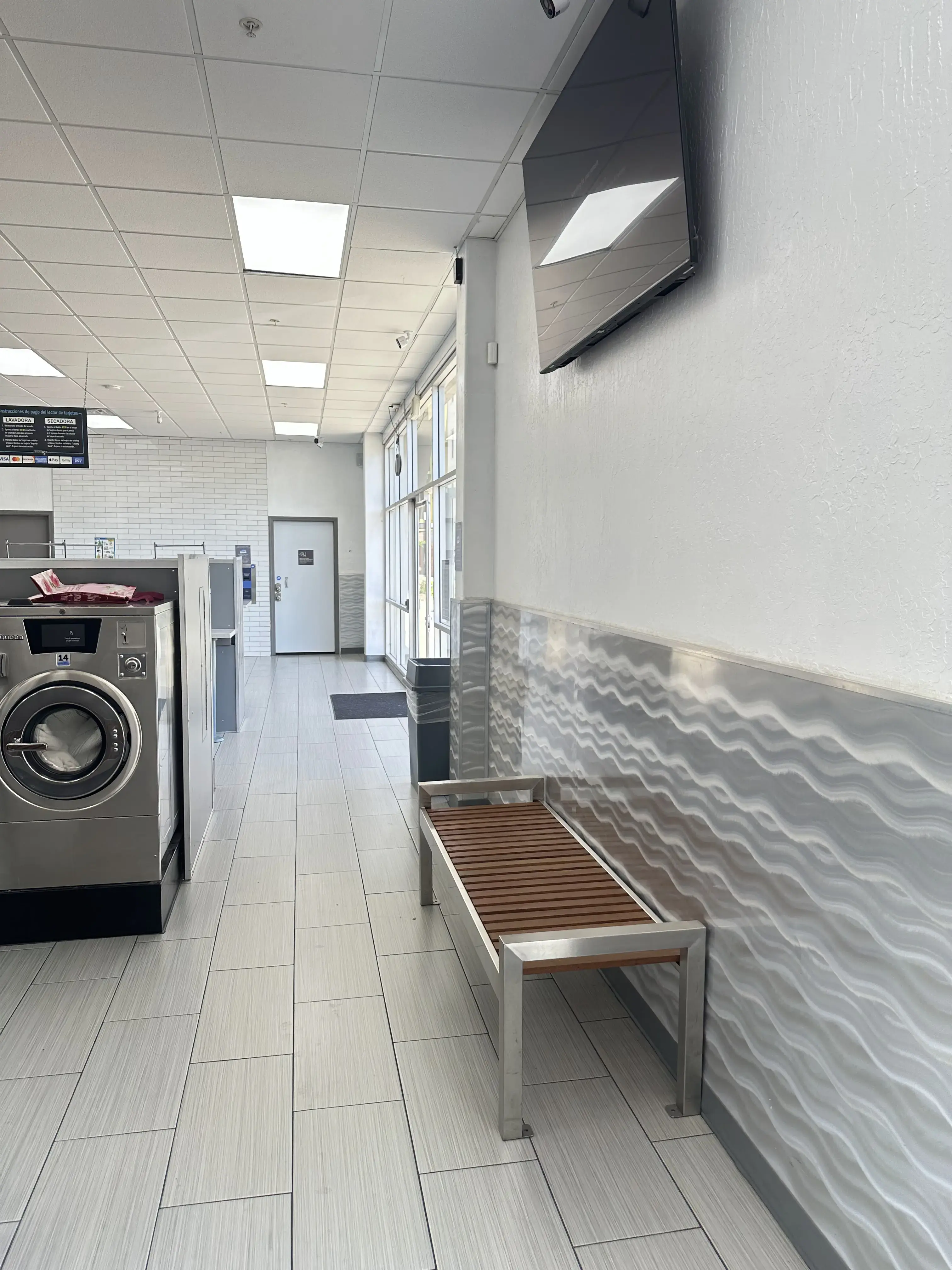 Spincycle Laundry Lounge - Image 2