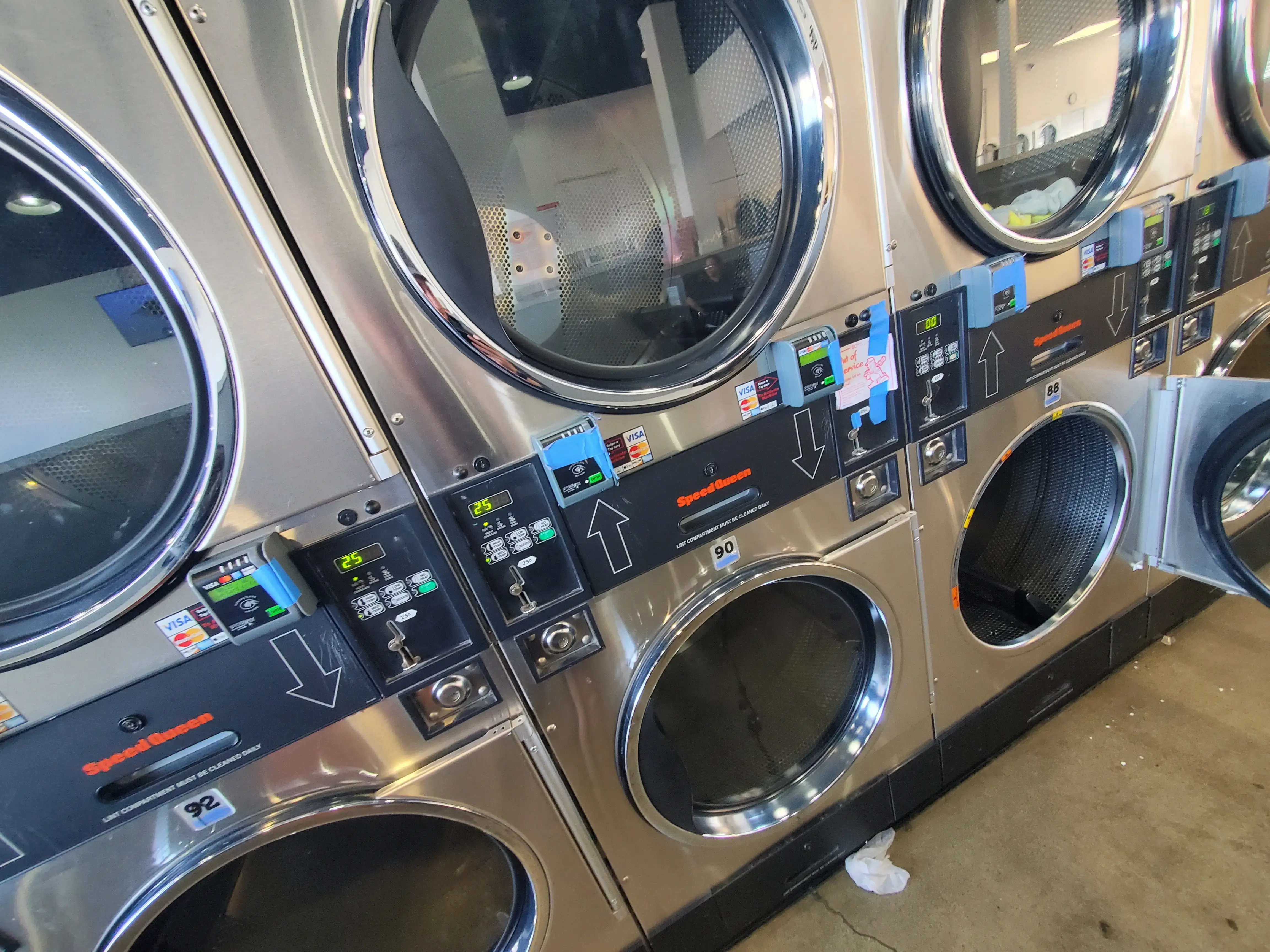 SpinCycle Laundry Lounge thumbnail 5