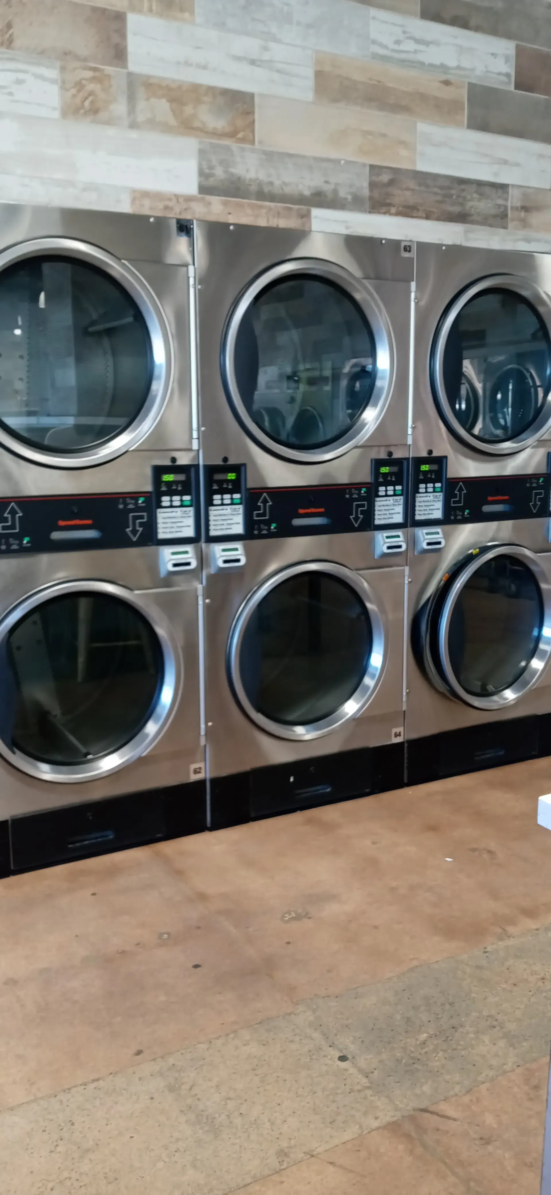 SpinCycle Laundry Lounge thumbnail 31