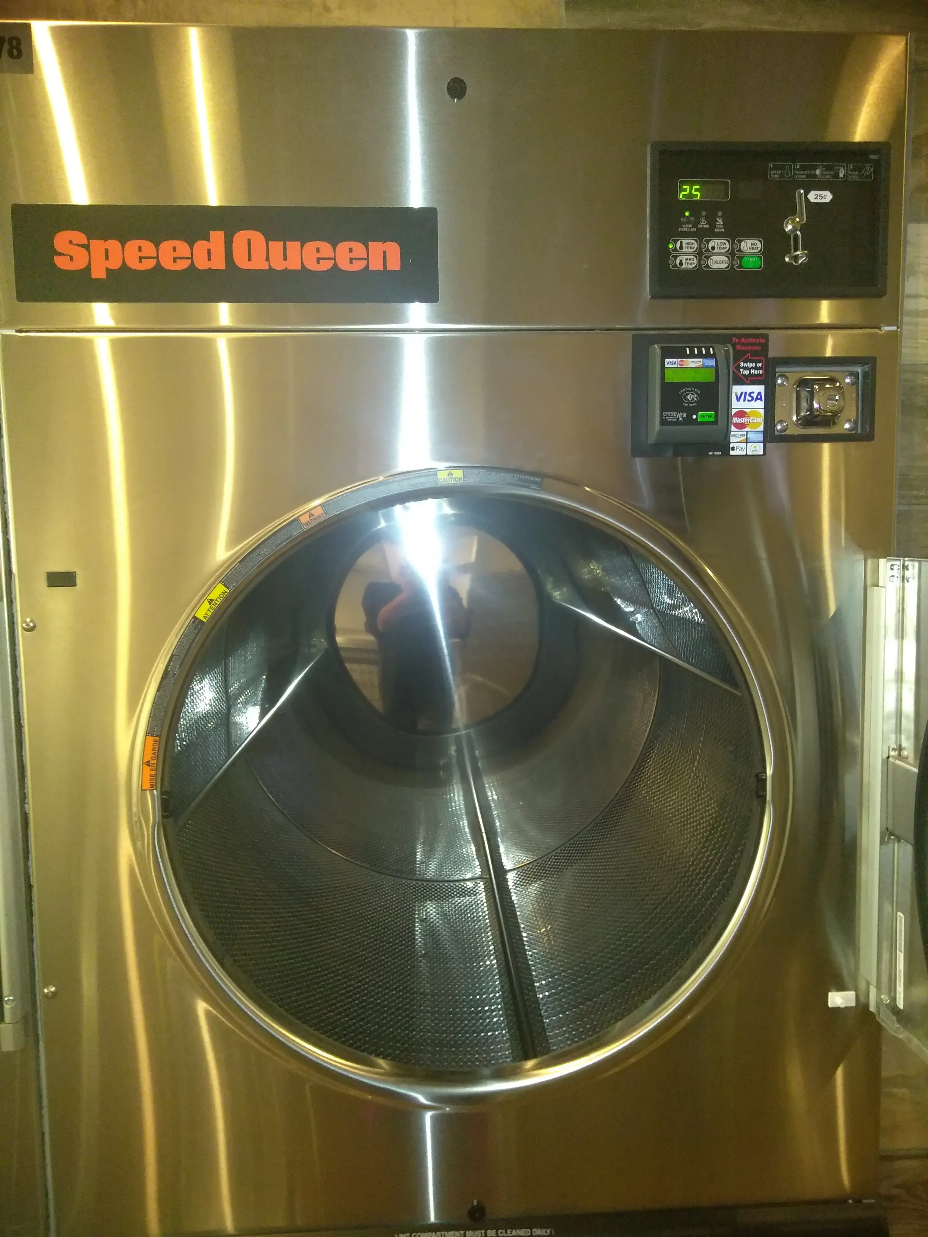 SpinCycle Laundry Lounge - Image 12