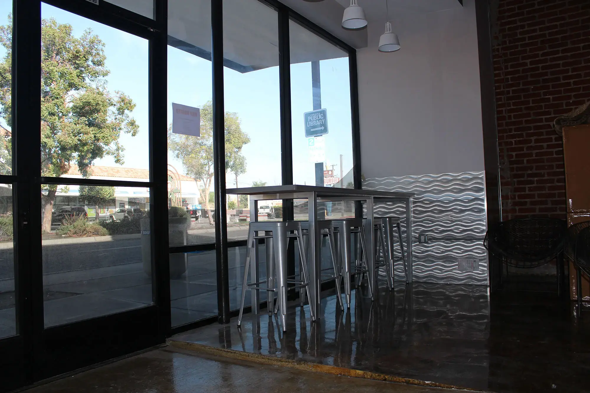 SpinCycle Laundry Lounge - Image 7