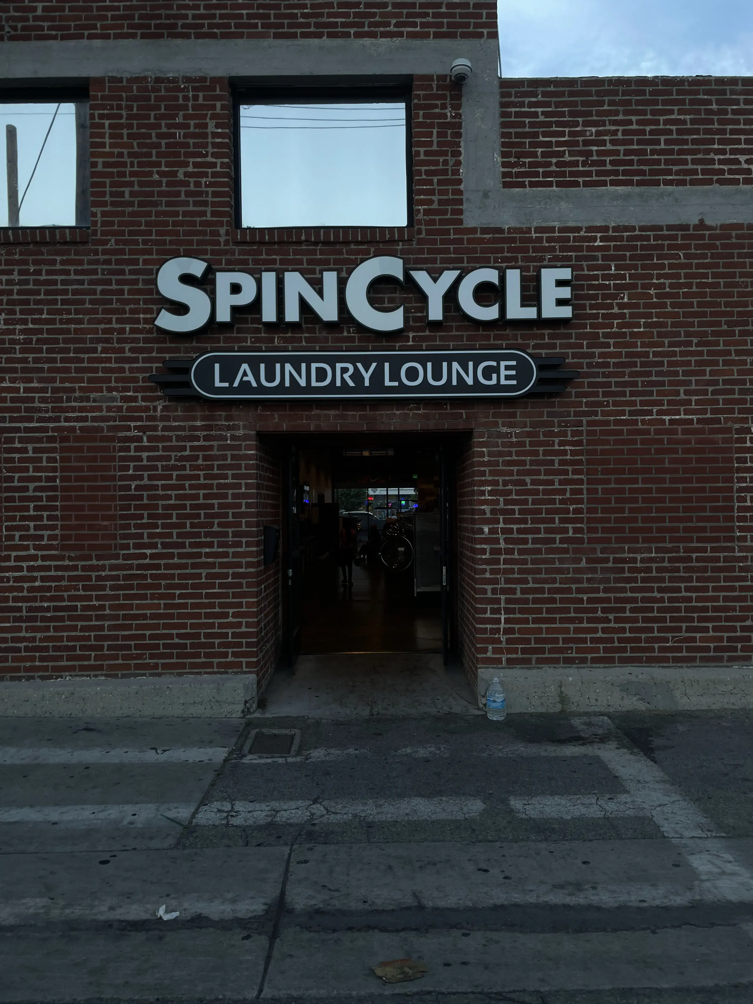 SpinCycle Laundry Lounge - Image 4