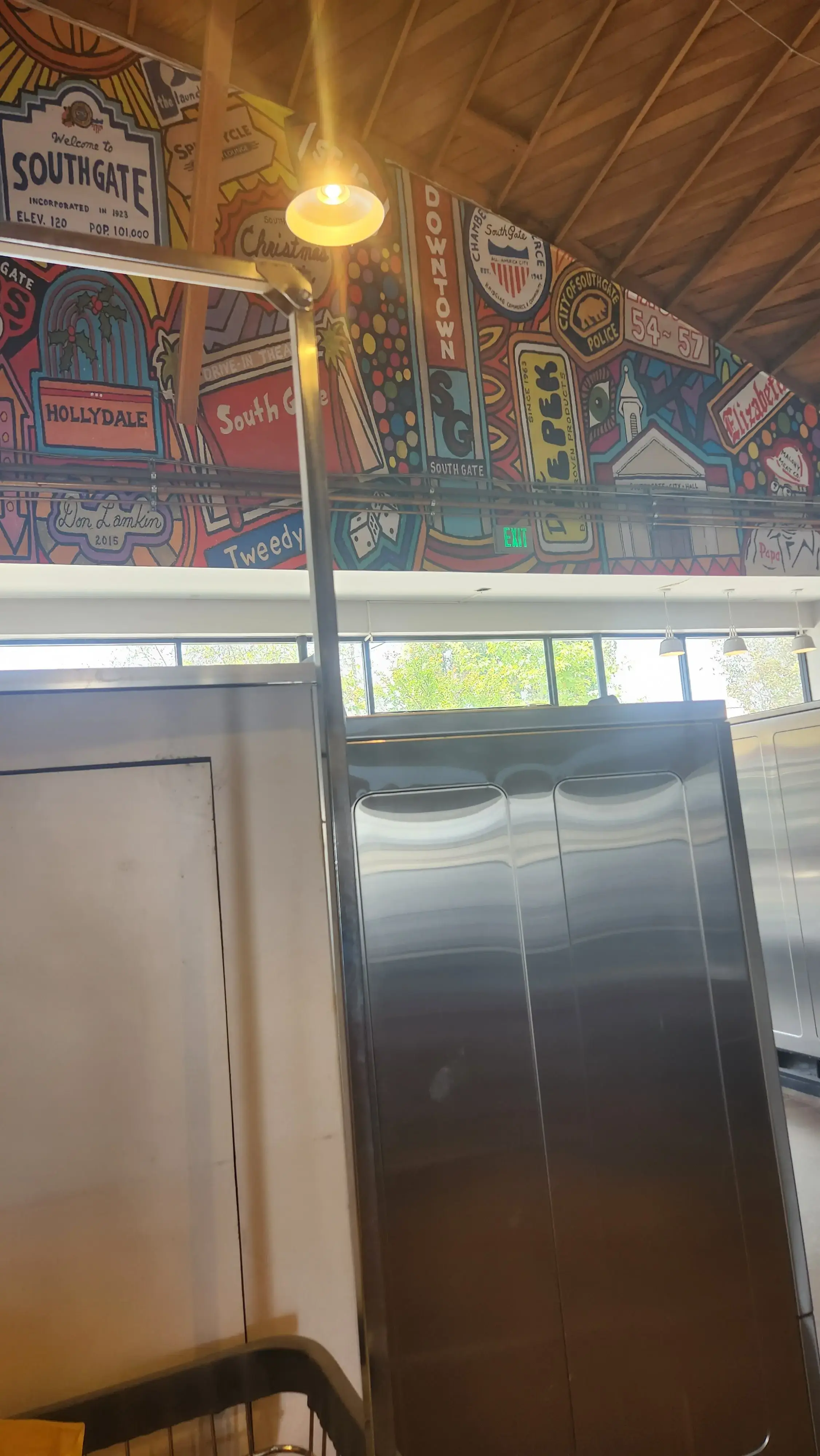 SpinCycle Laundry Lounge - Image 11