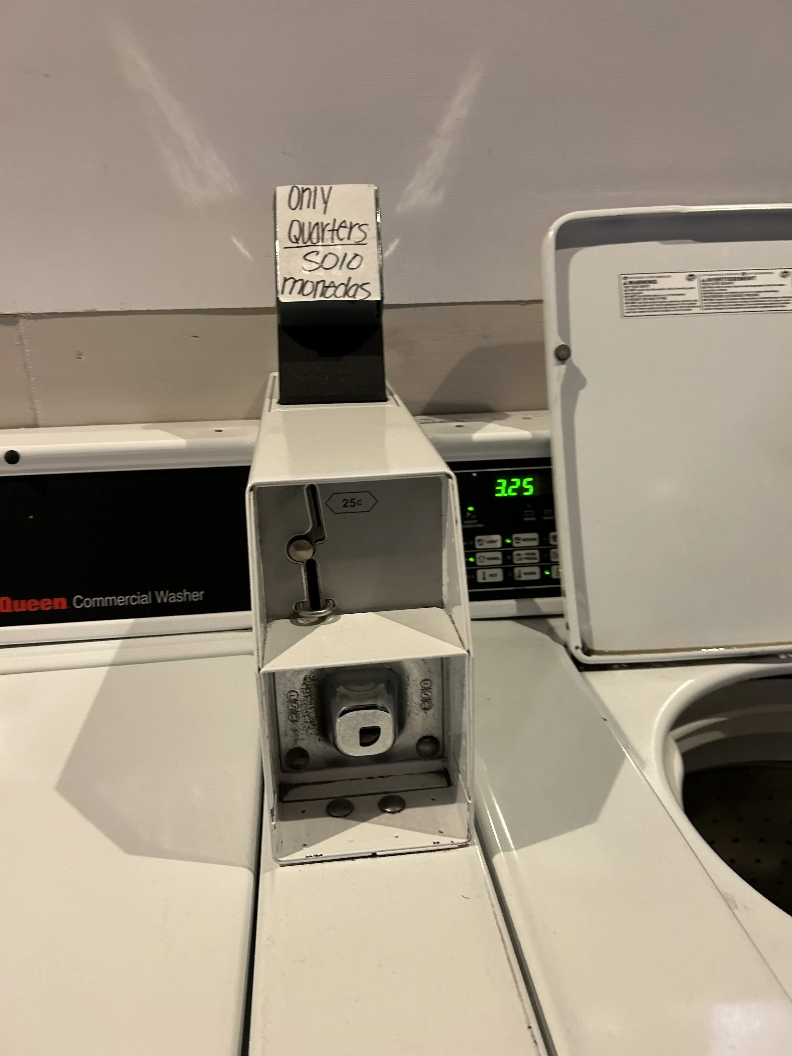 SpinCycle Laundry Lounge thumbnail 13