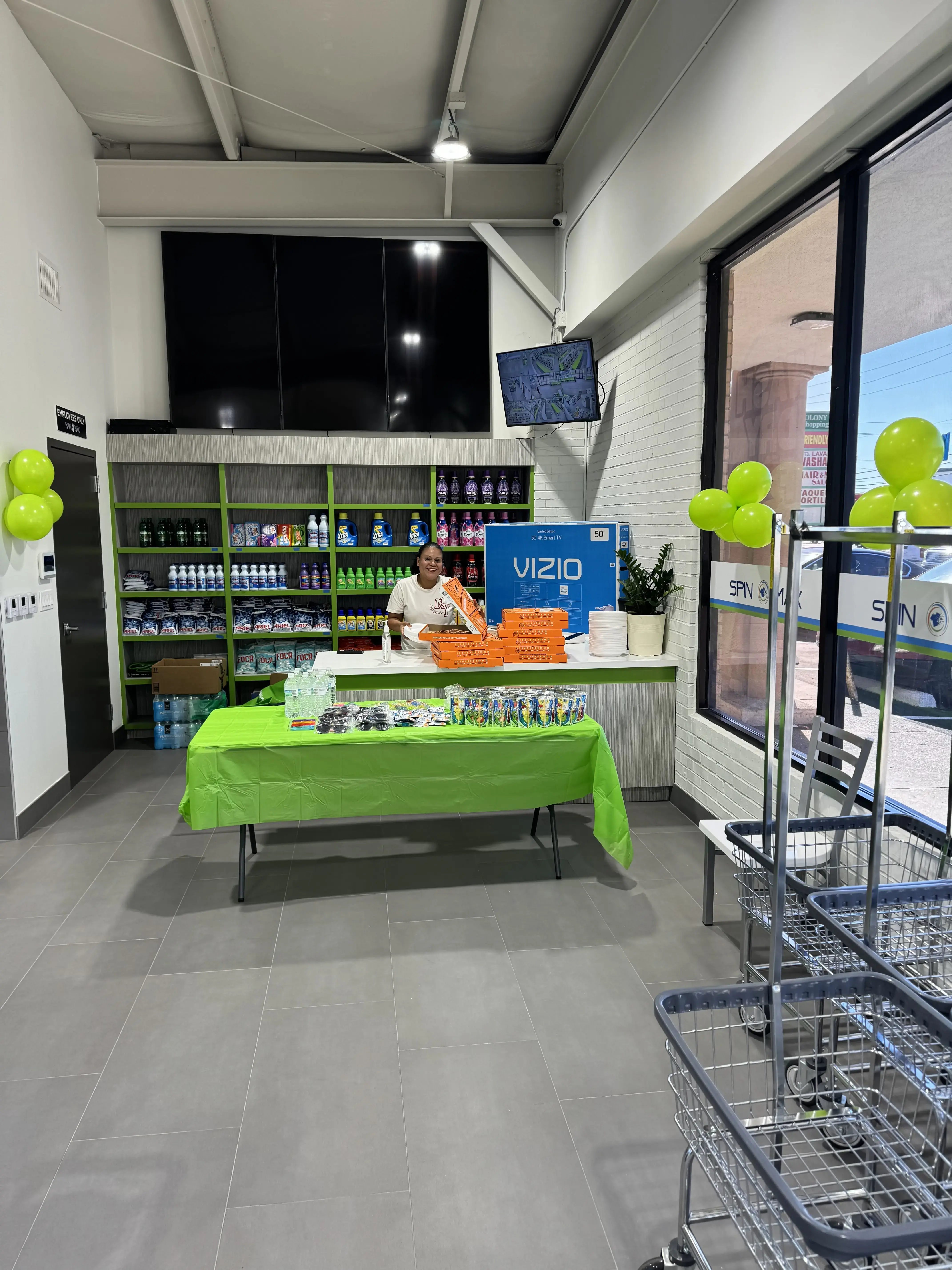 SpinMax Lavanderia/Laundromat & Wash, Dry & Fold Center-Pecan Park/Park Place - Image 5