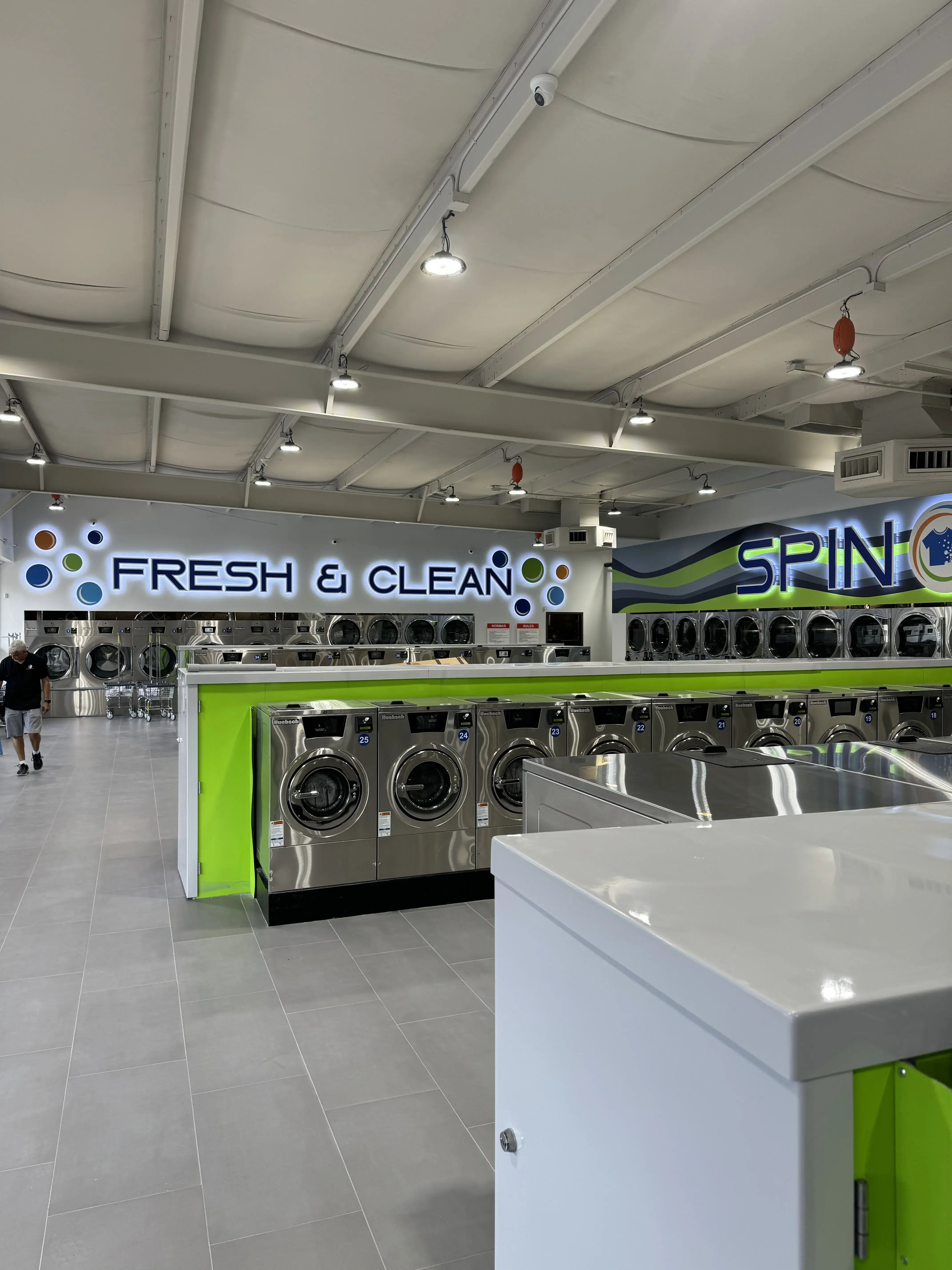 SpinMax Lavanderia/Laundromat & Wash, Dry & Fold Center-Pecan Park/Park Place - Image 15