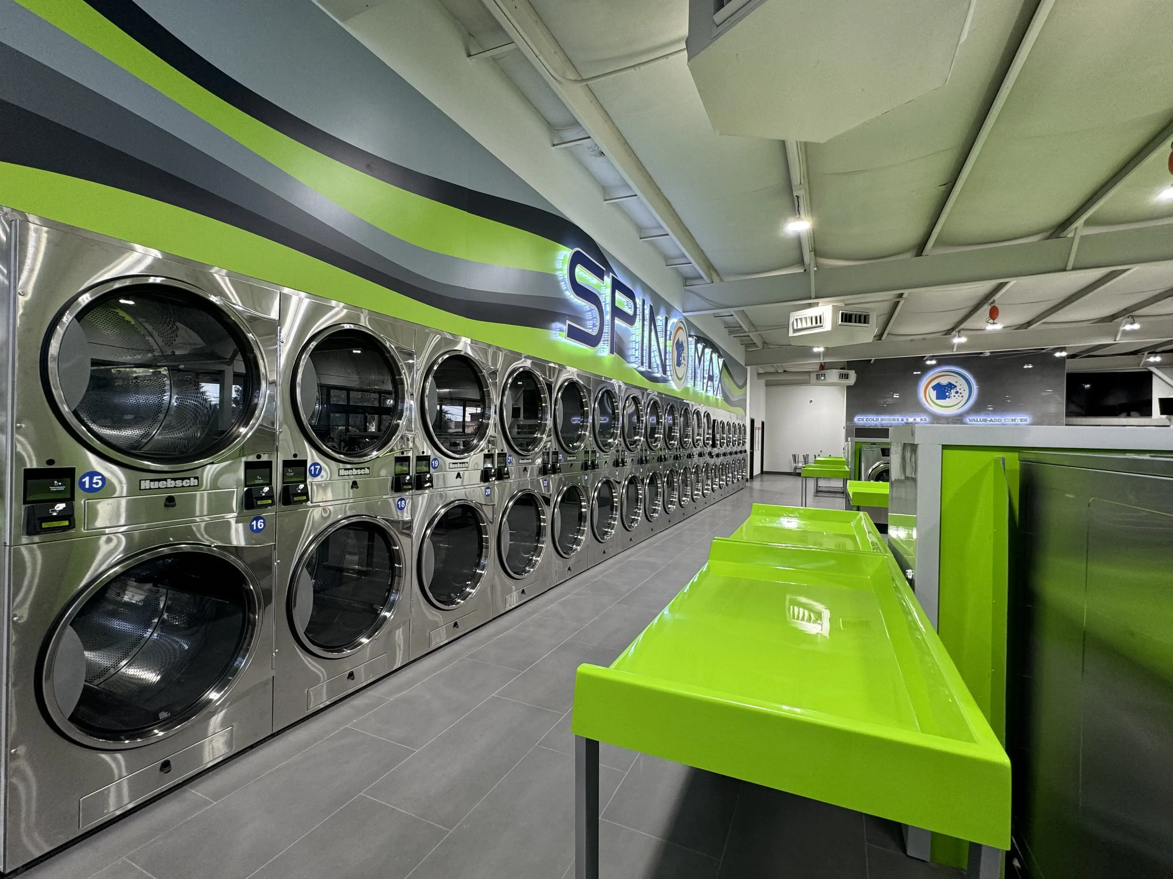 SpinMax Lavanderia/Laundromat & Wash, Dry & Fold Center-Pecan Park/Park Place thumbnail 1