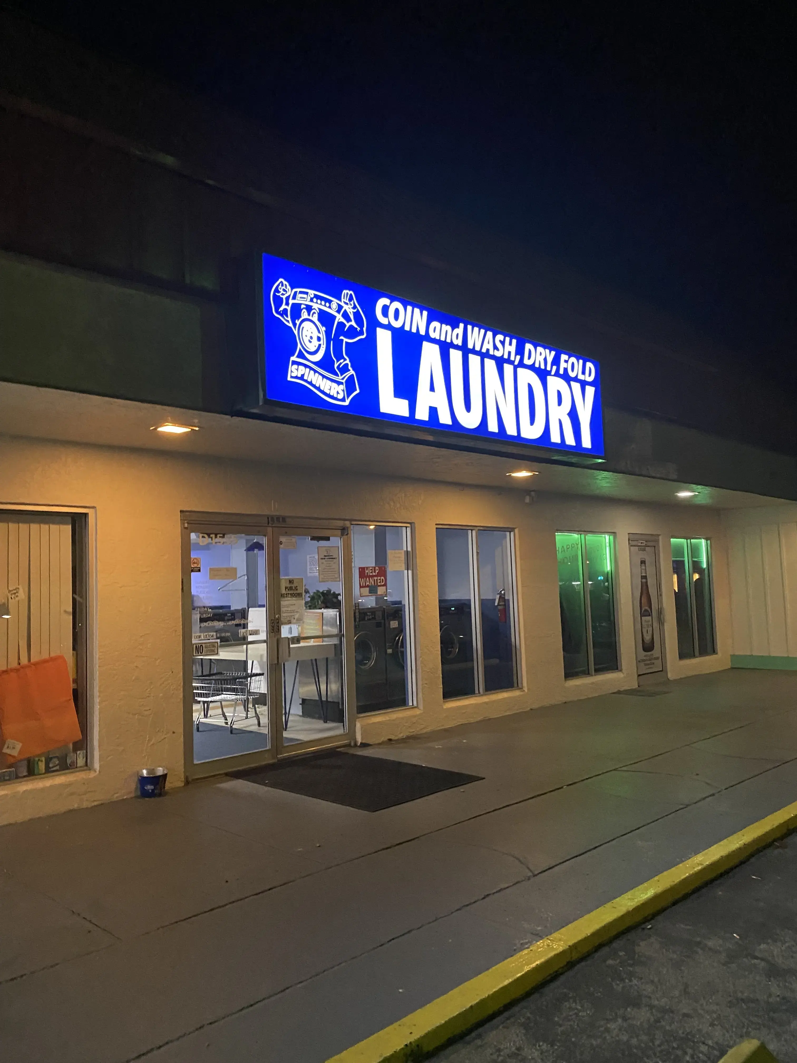 Spinners Coin Laundry - Image 4