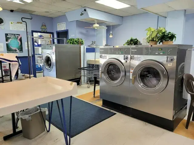 Spinners Coin Laundry thumbnail 2