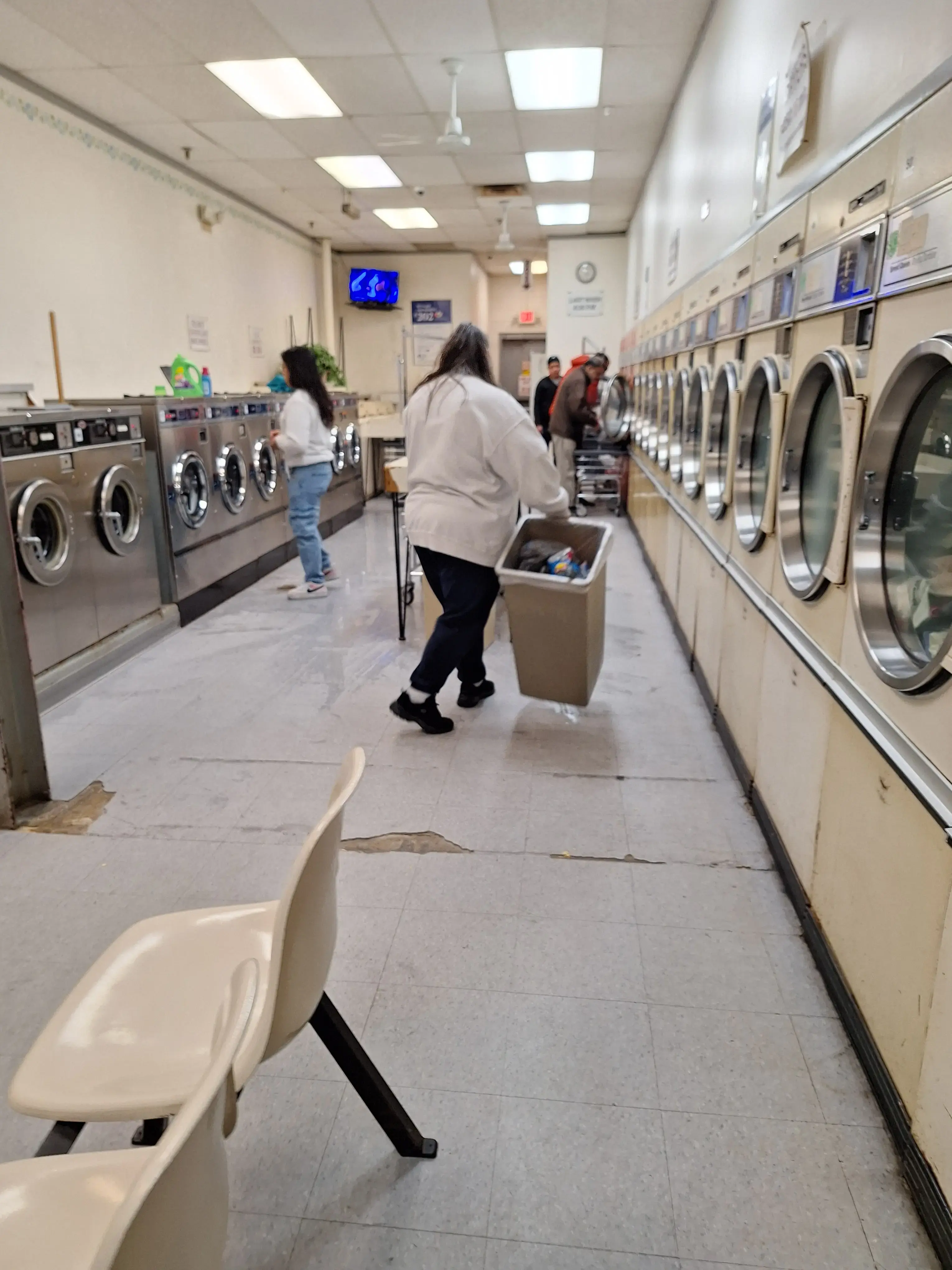 Spinners Laundromat Inc location