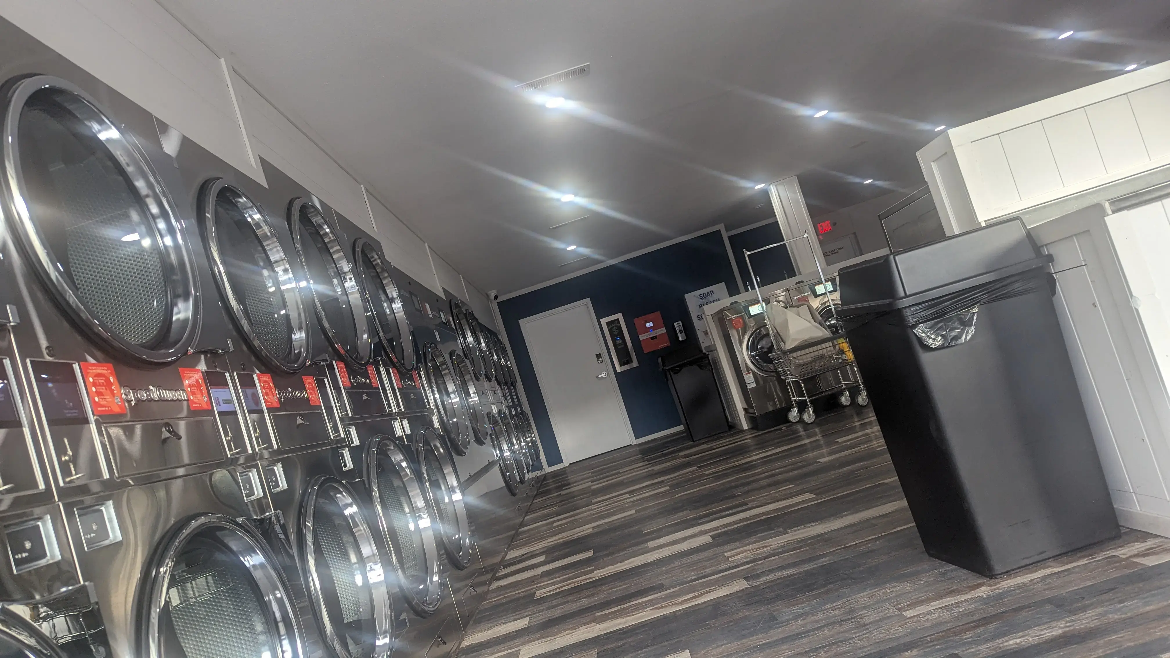 Spinners Laundromat - Image 6