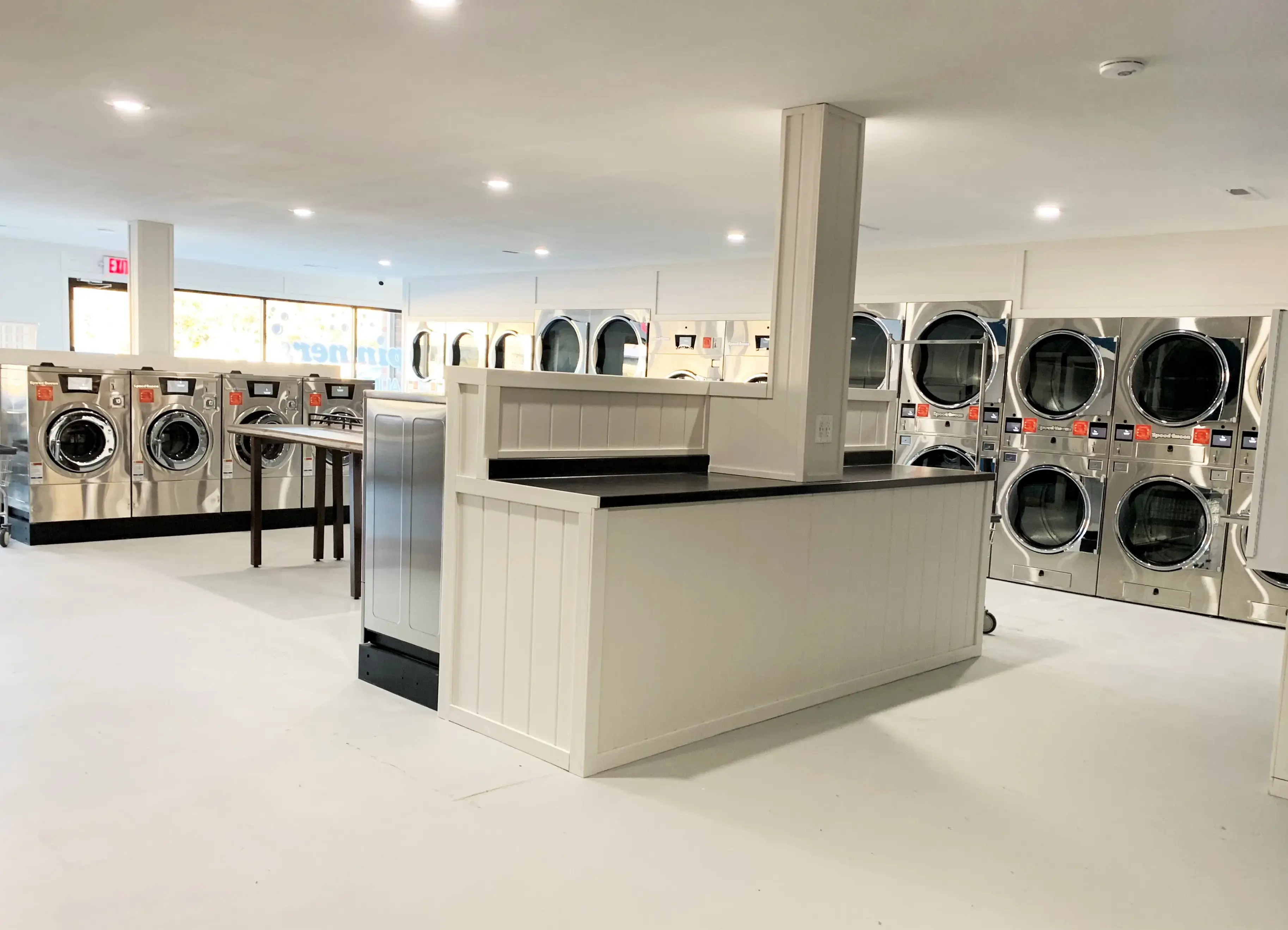 Spinners Laundromat thumbnail 16