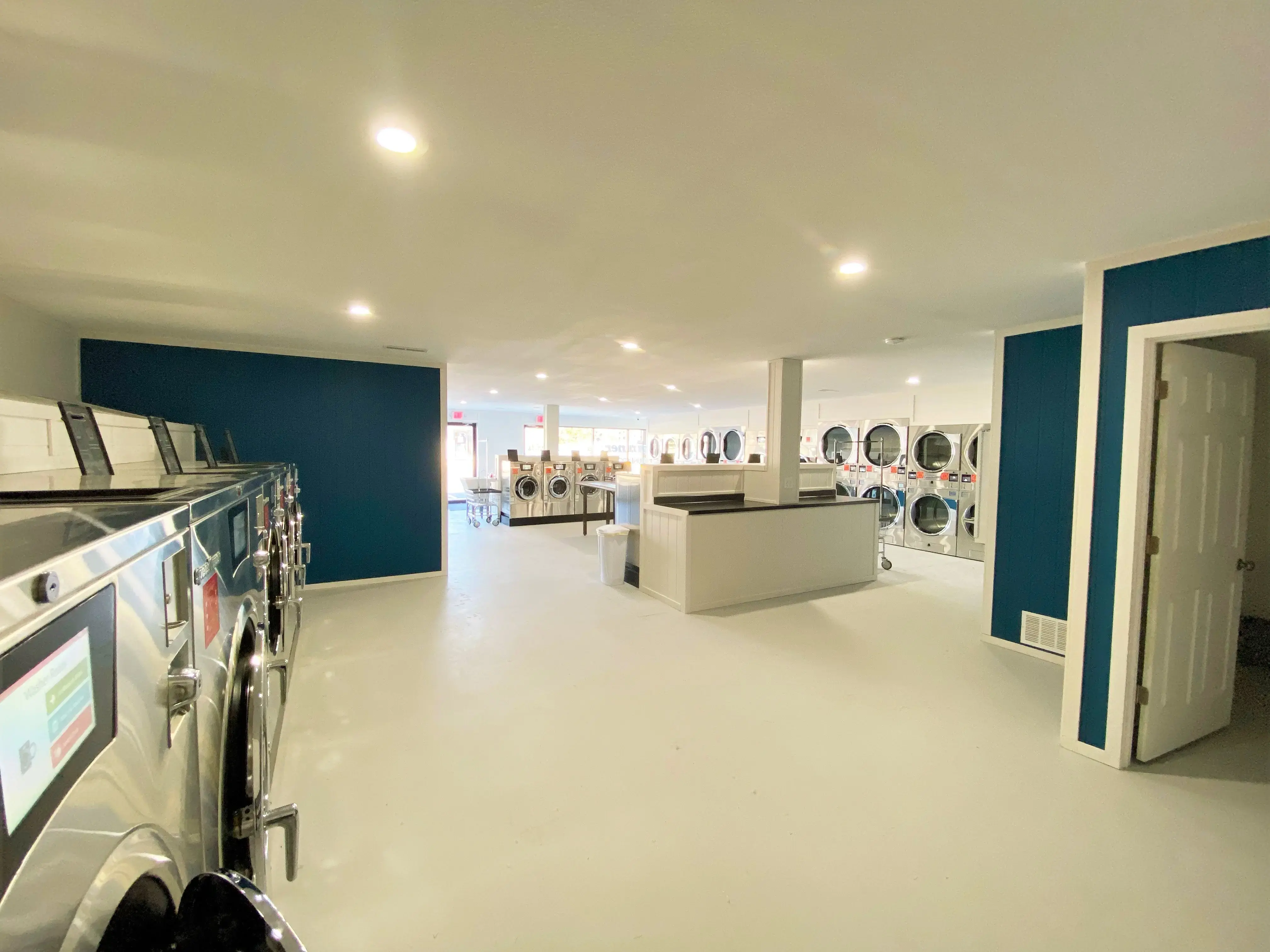 Spinners Laundromat - Image 8