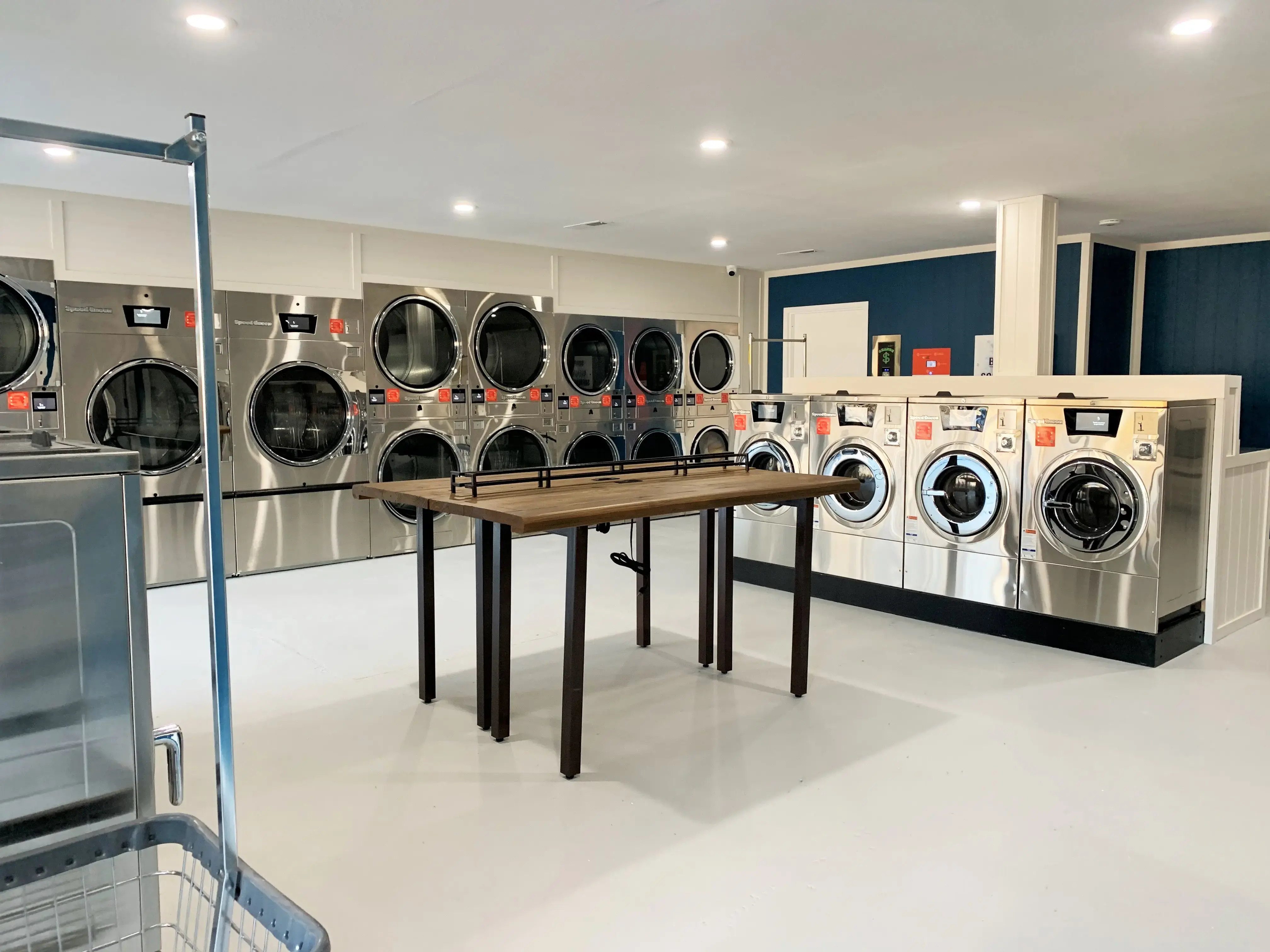 Spinners Laundromat - Image 18