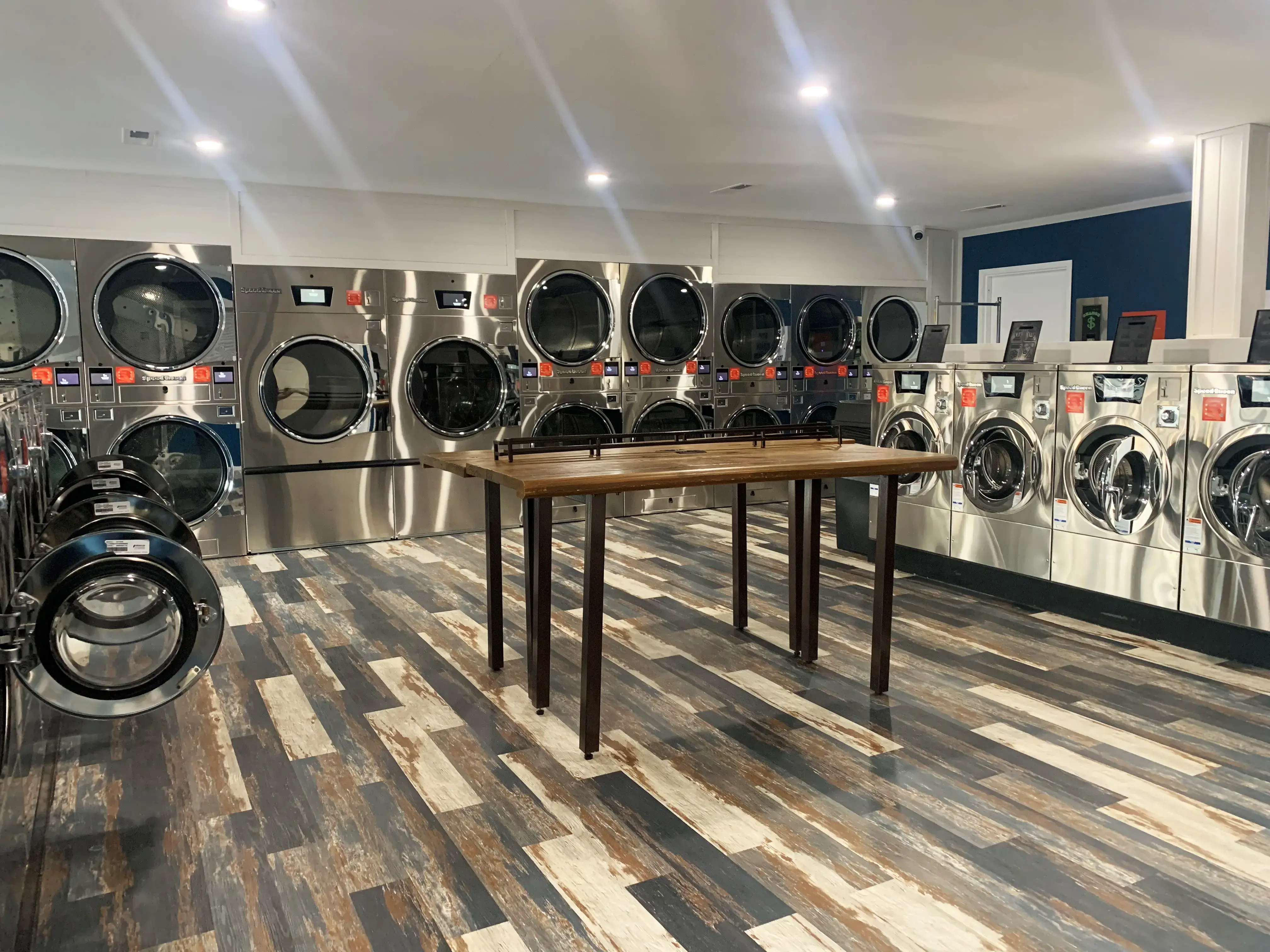 Spinners Laundromat - Image 2