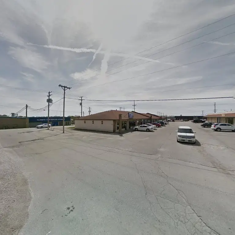 Spinners Laundromat - Image 19