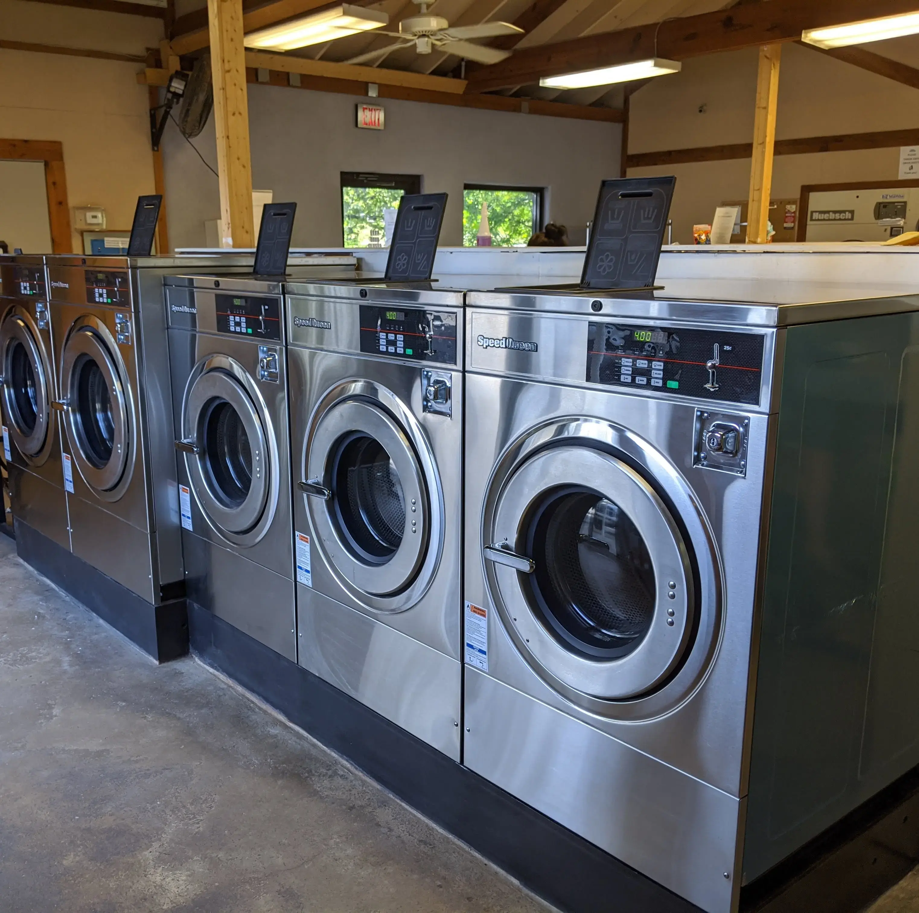 Spinnerz Laundromat - Image 19