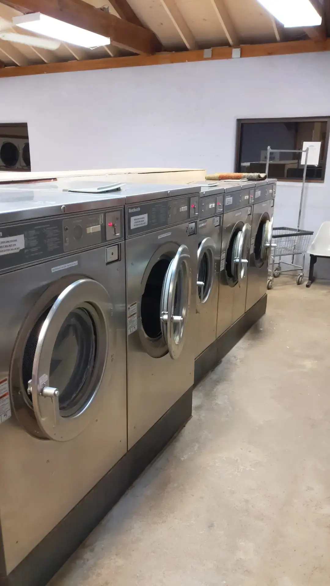 Spinnerz Laundromat - Image 13