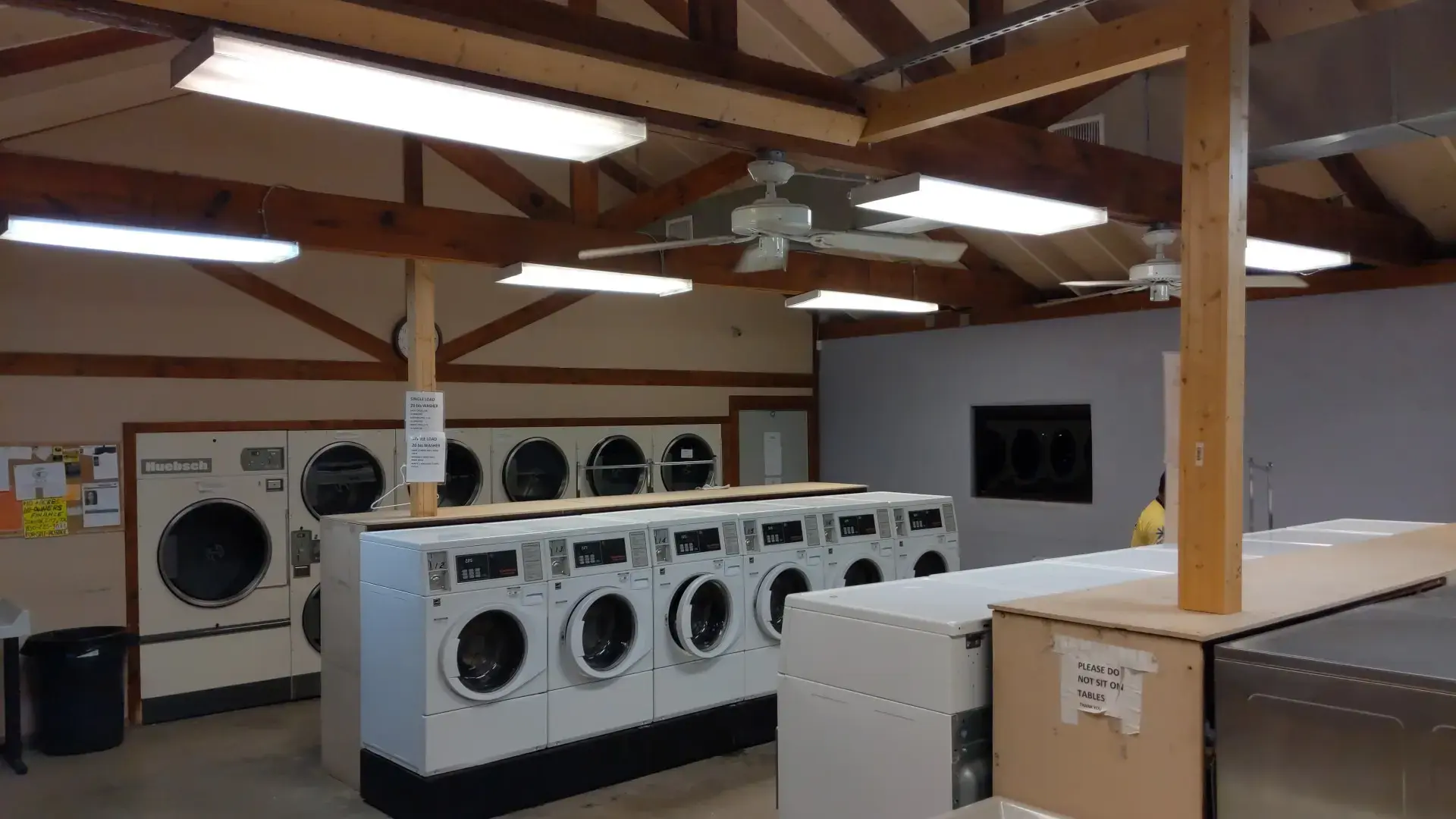 Spinnerz Laundromat - Image 14