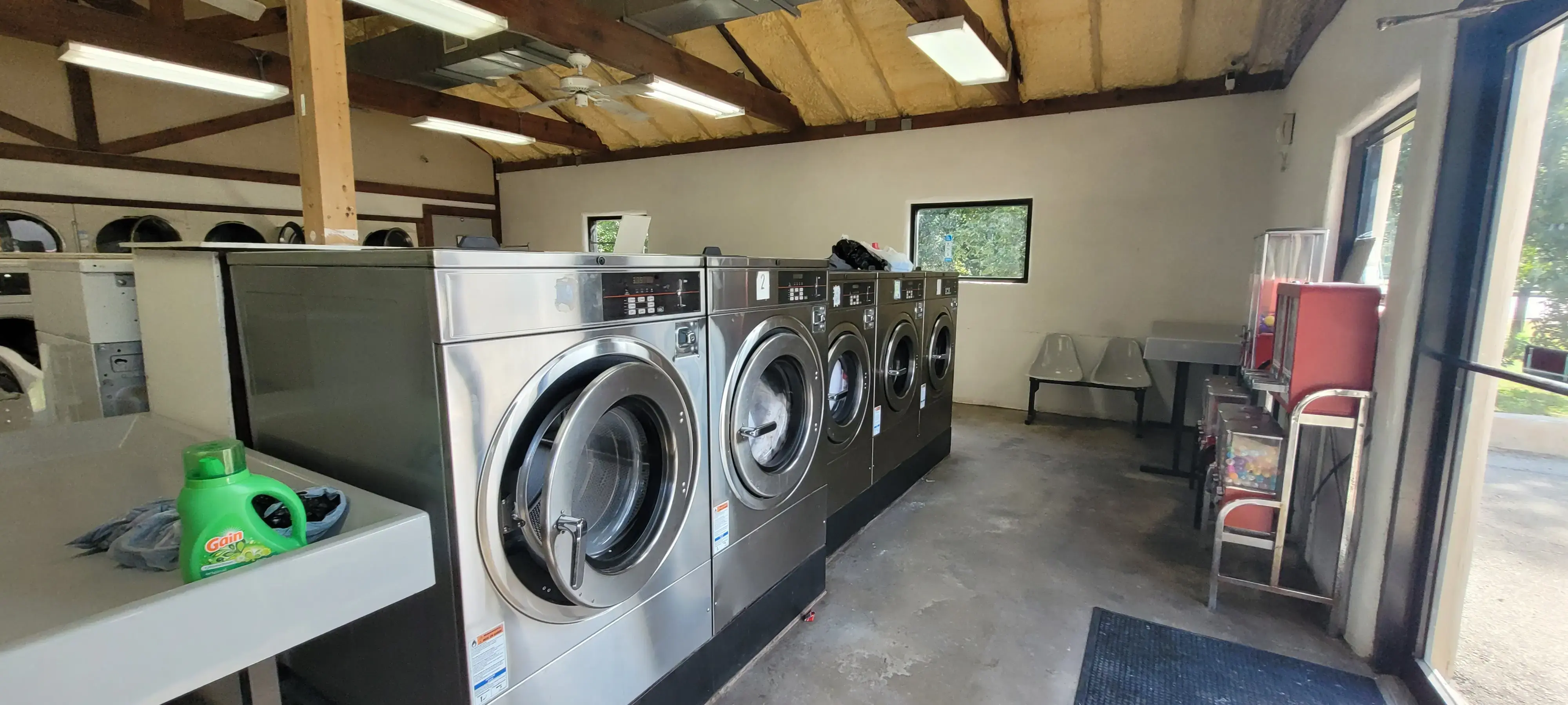 Spinnerz Laundromat thumbnail 20